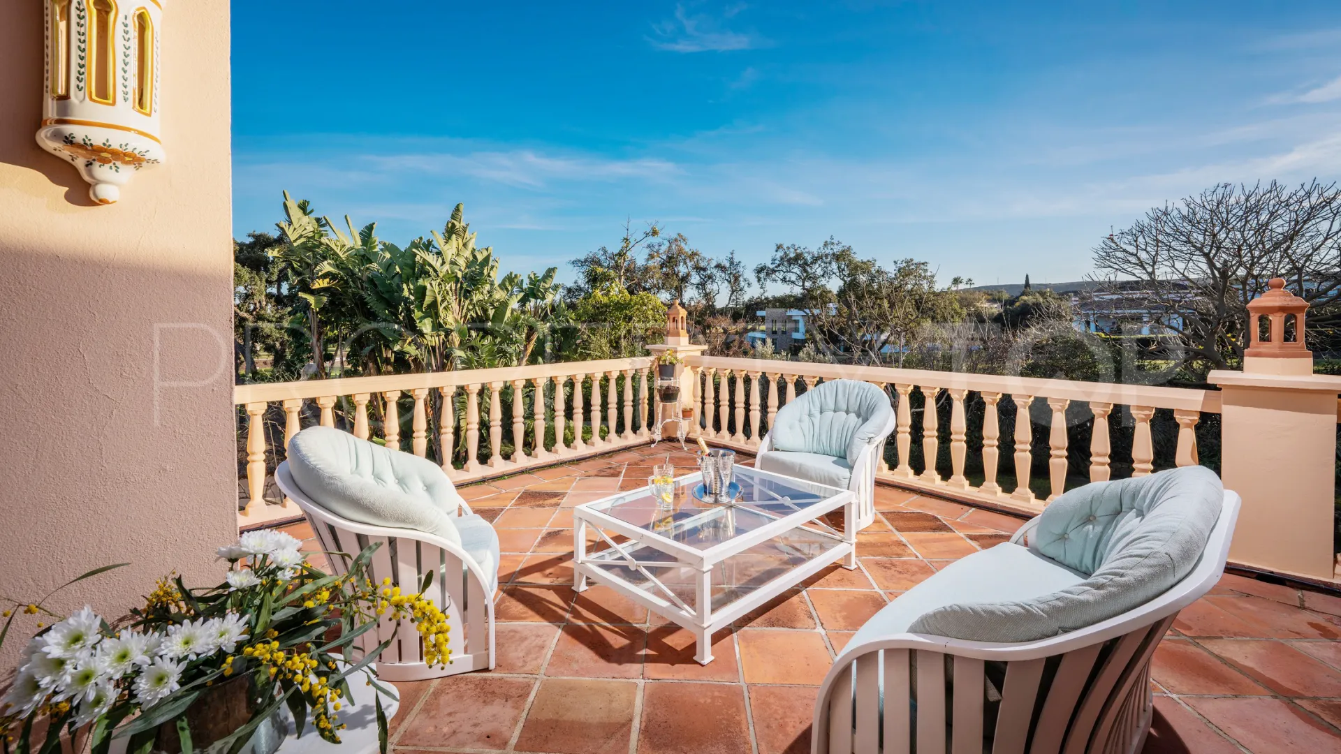 Se vende villa en San Roque Club con 6 dormitorios