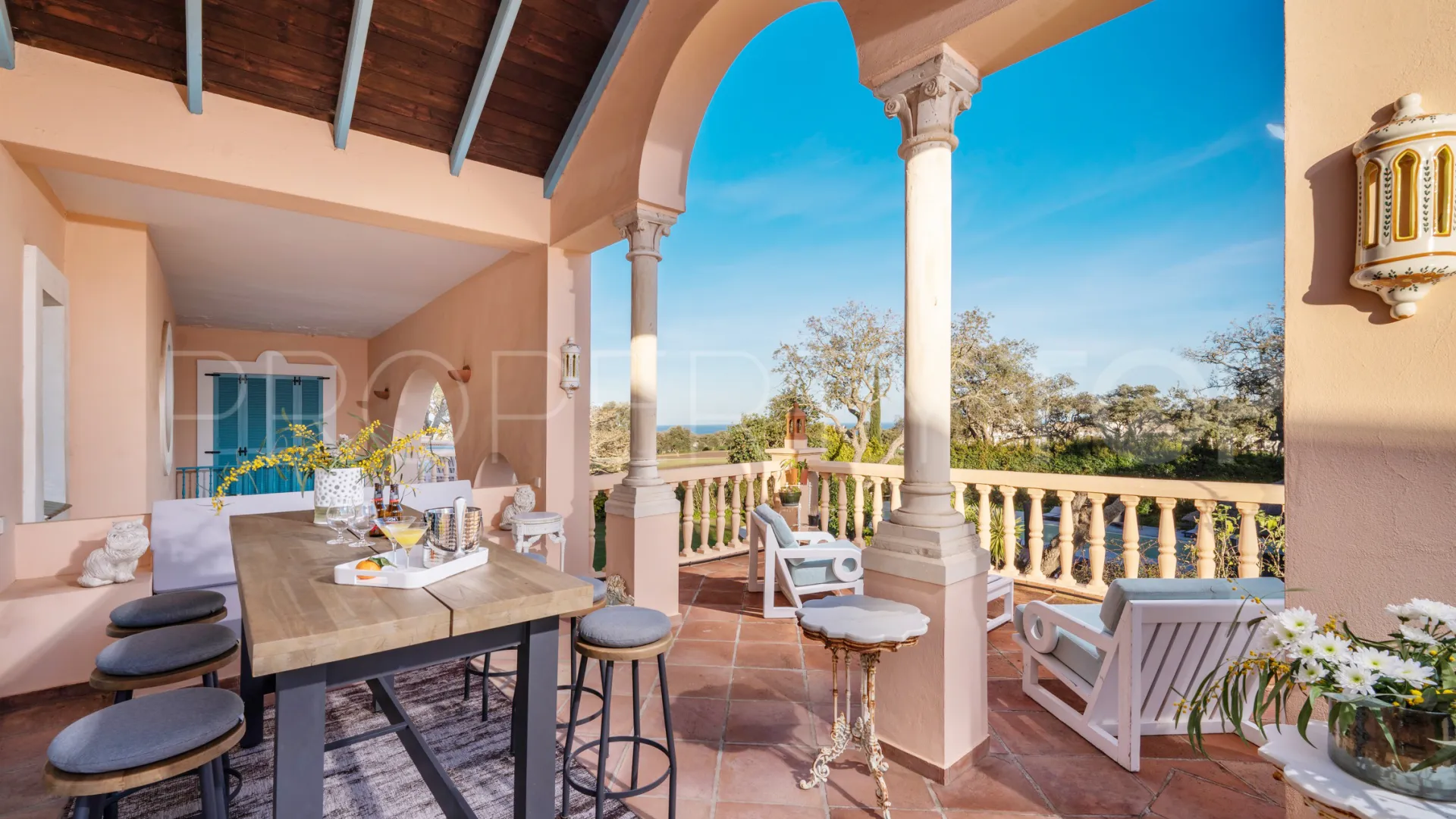 Se vende villa en San Roque Club con 6 dormitorios