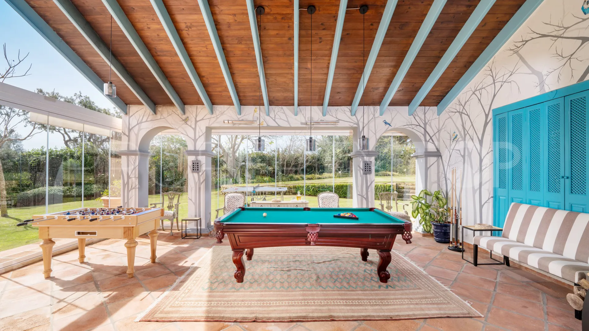 Se vende villa en San Roque Club con 6 dormitorios