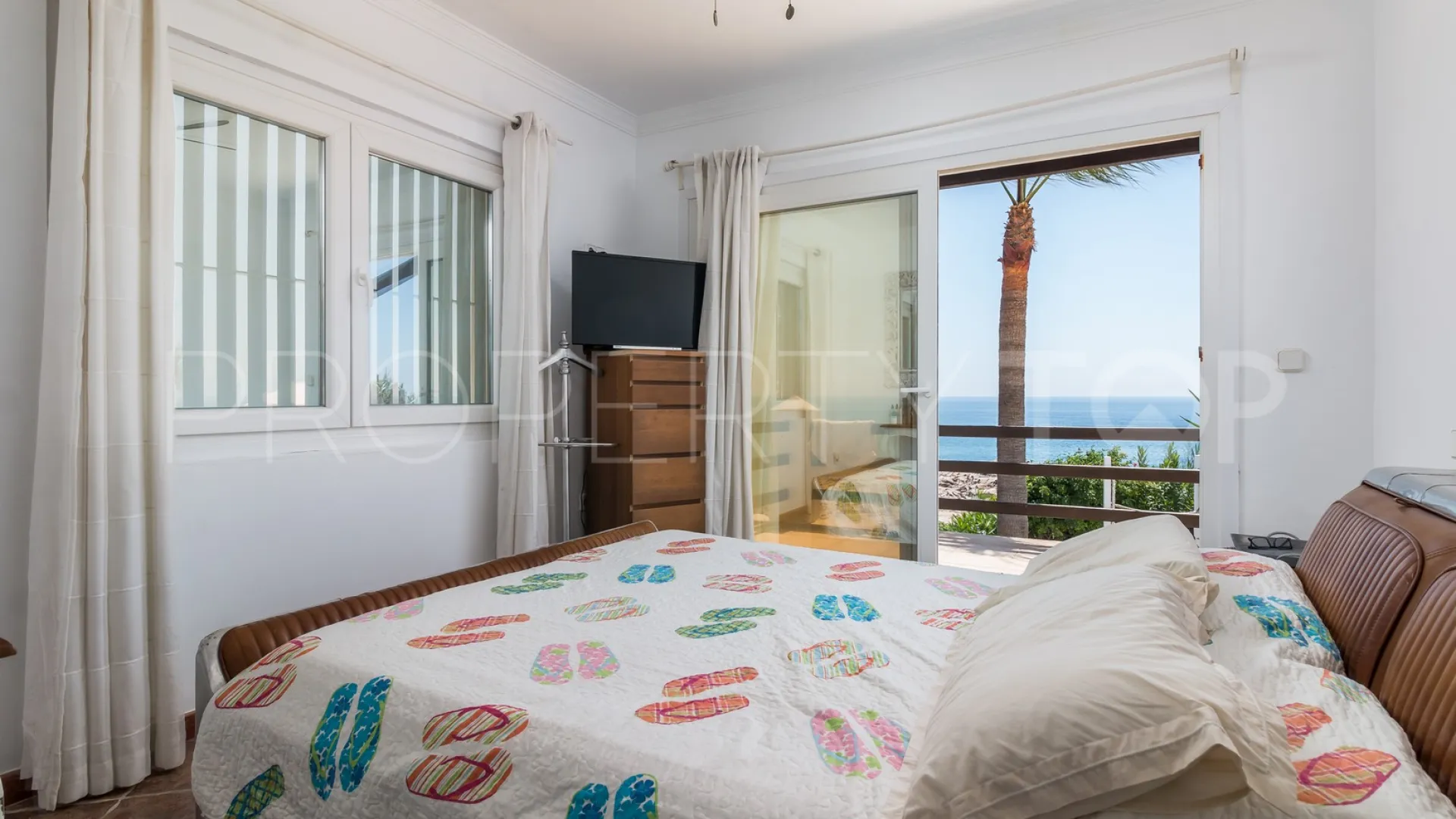 3 bedrooms Manilva Beach villa for sale