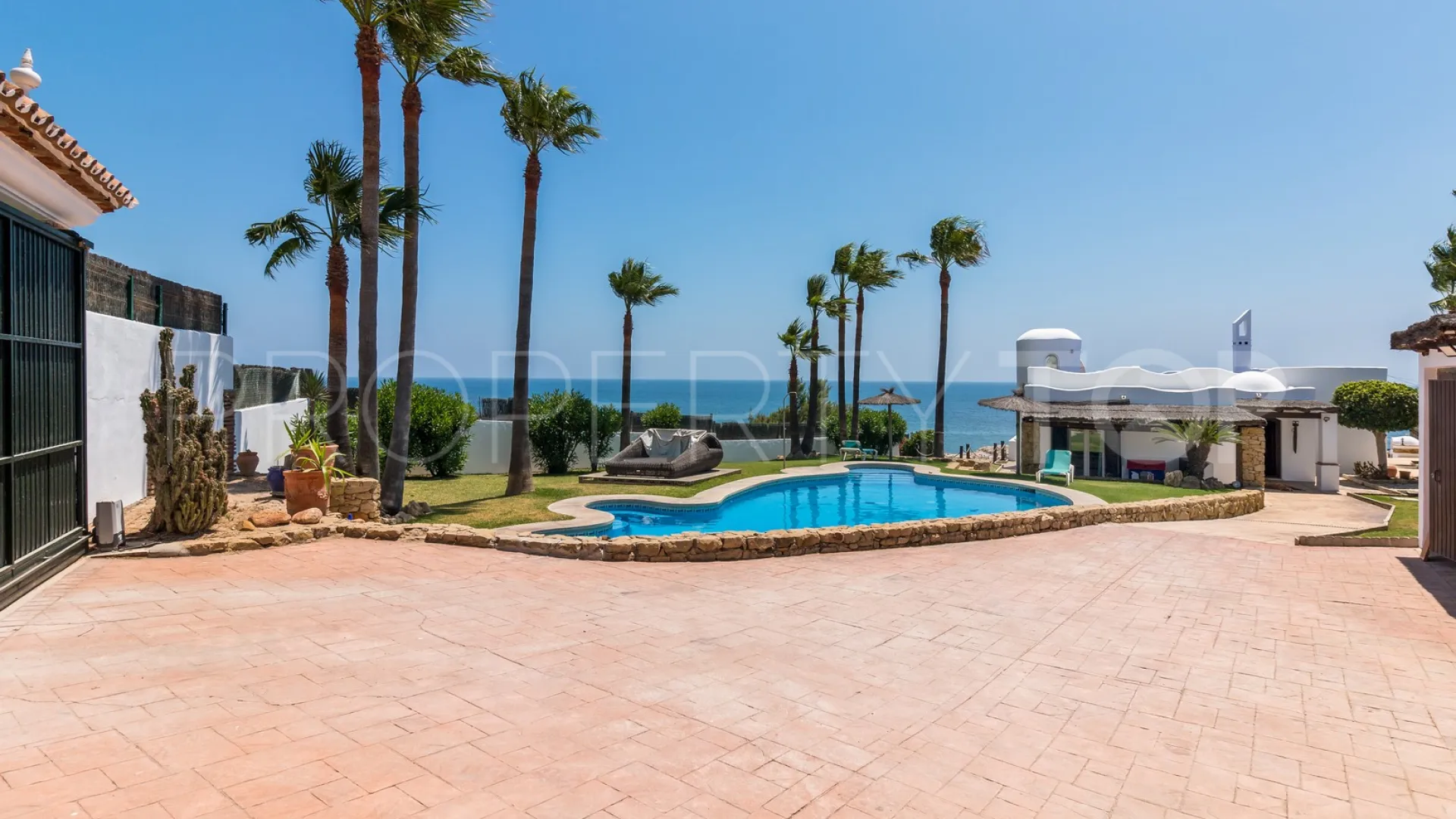 3 bedrooms Manilva Beach villa for sale