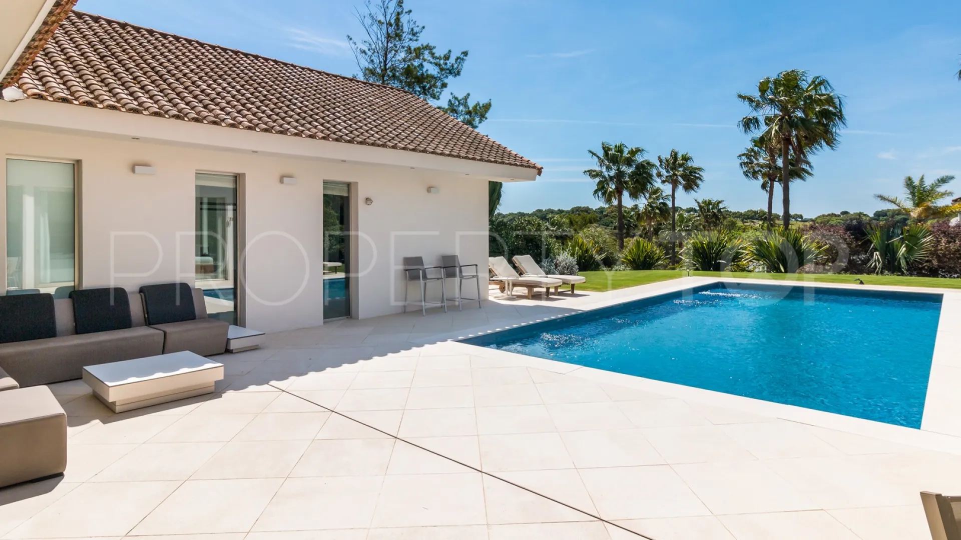 Villa for sale in Zona F