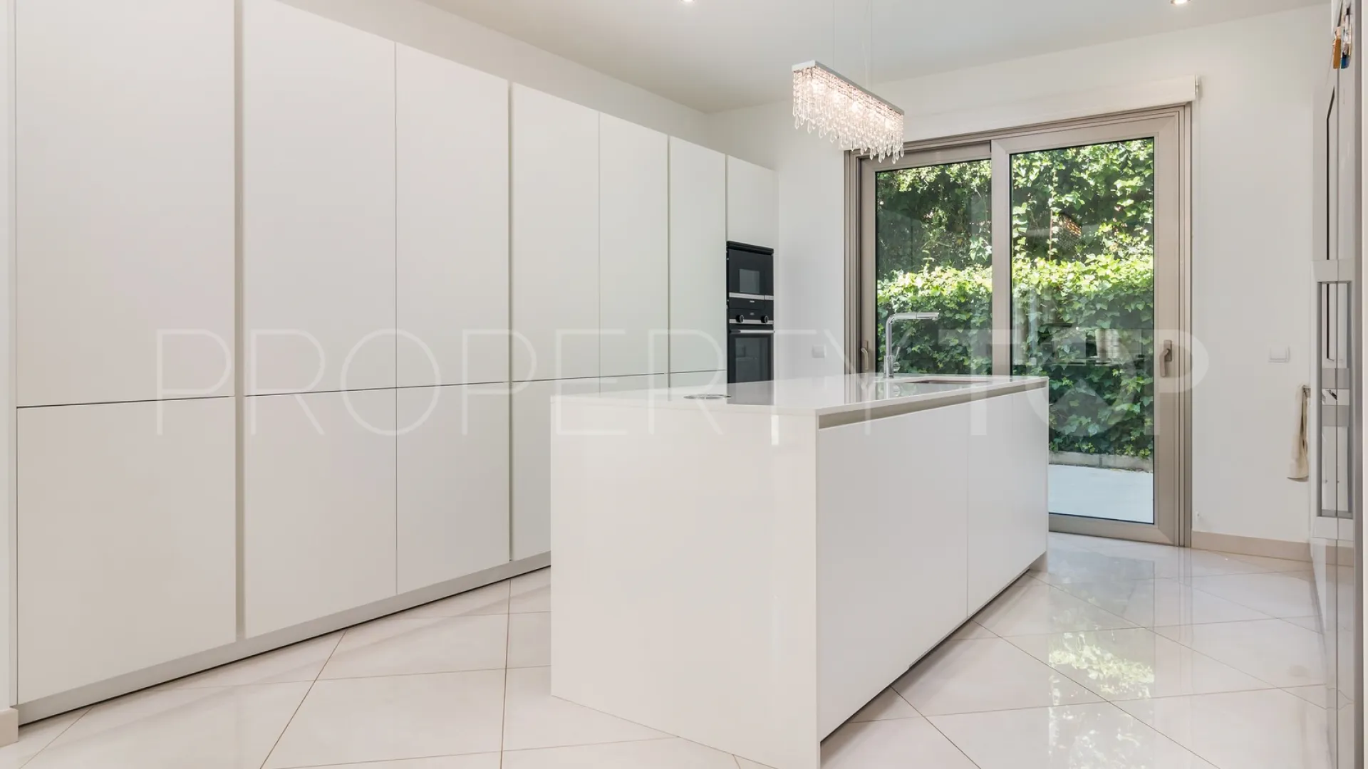 Villa for sale in Zona F