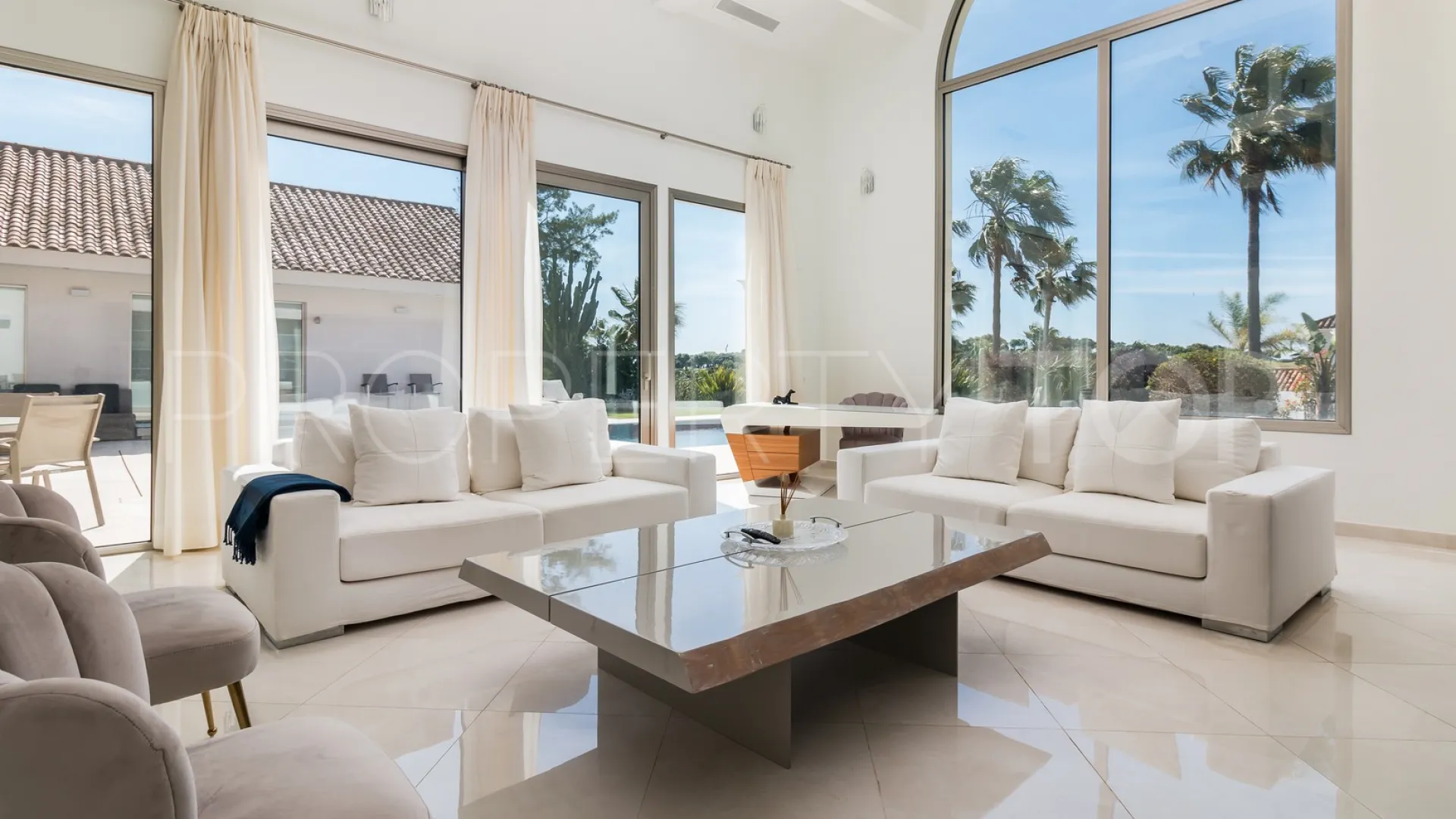Villa for sale in Zona F