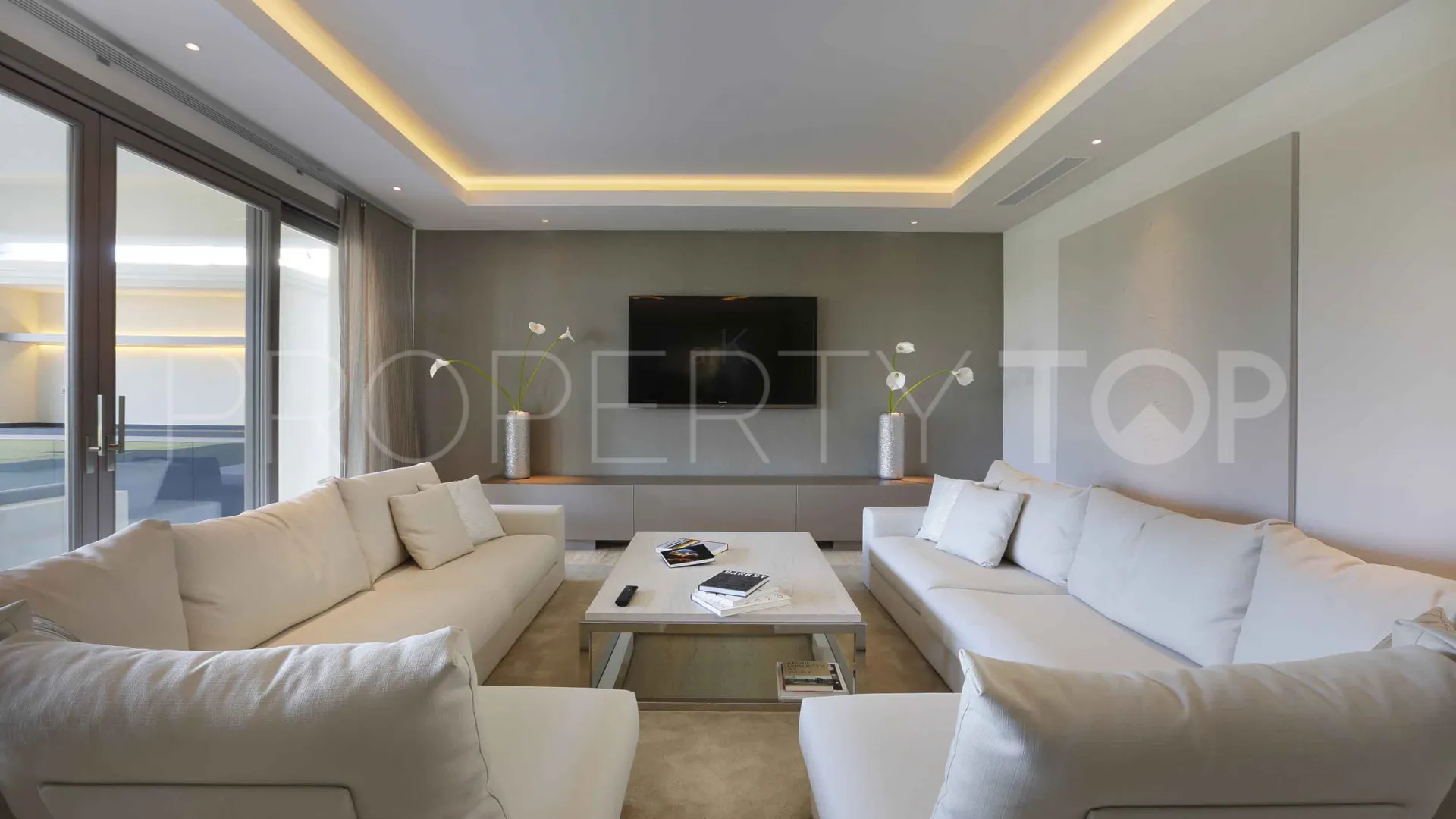 Se vende villa de 6 dormitorios en Zona G
