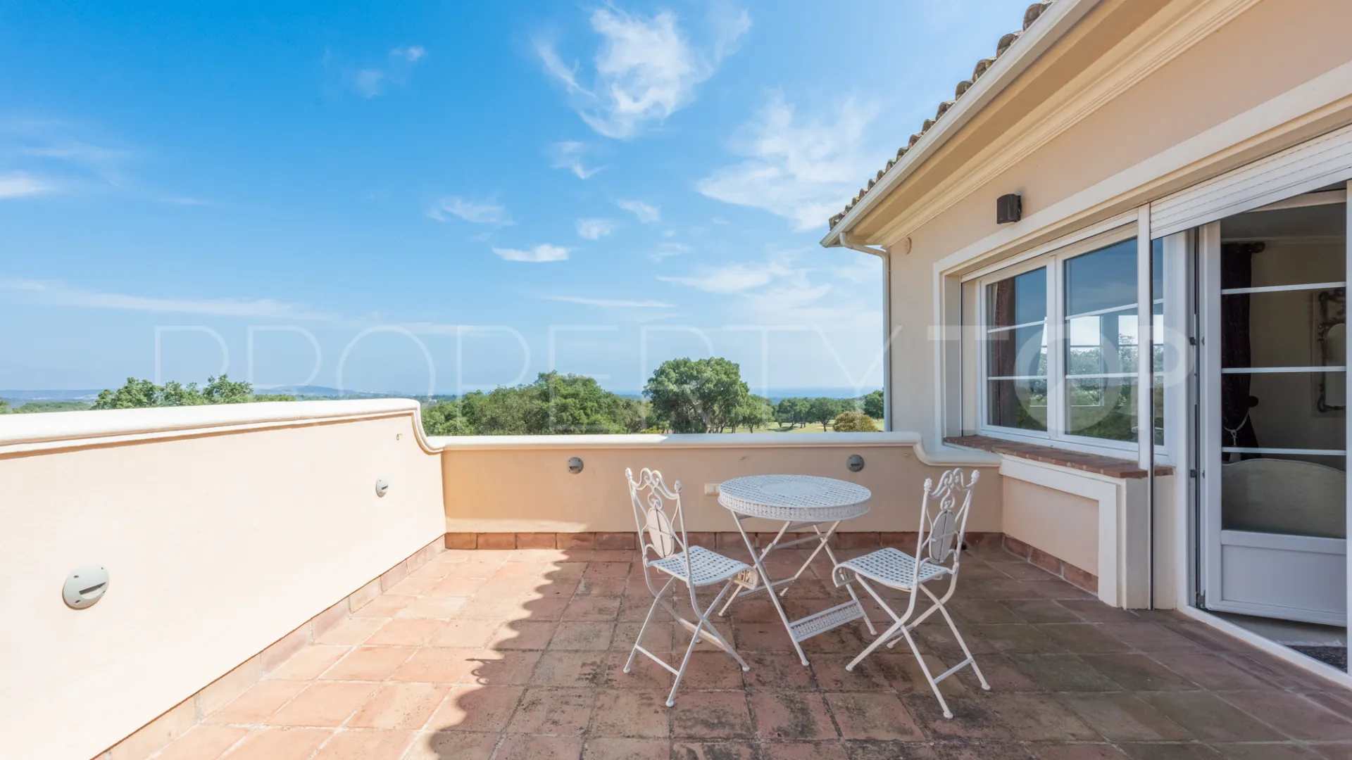 Villa de 7 dormitorios en venta en San Roque Club
