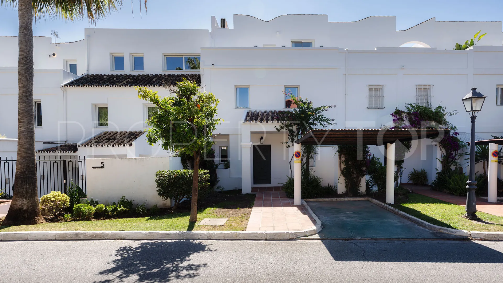 La Quinta Golf town house for sale