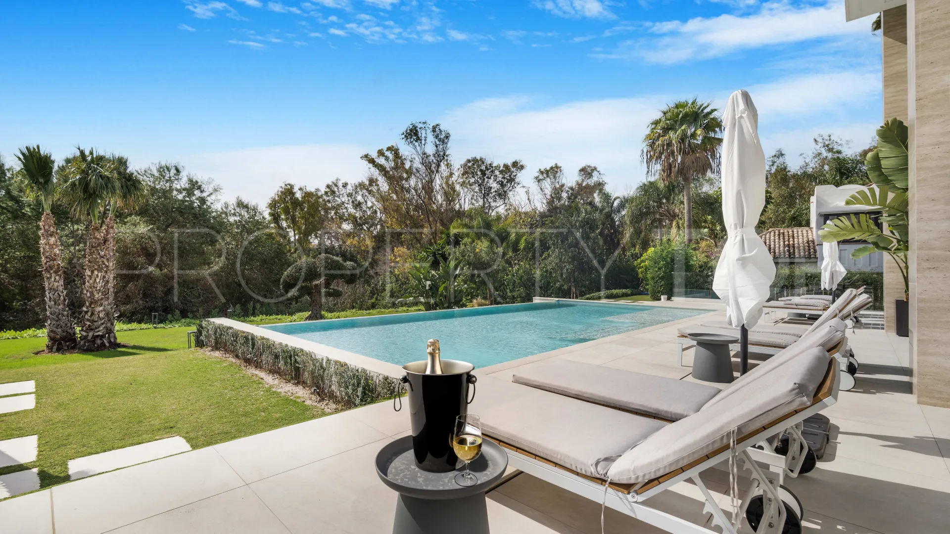 Villa con 6 dormitorios en venta en Golden Mile