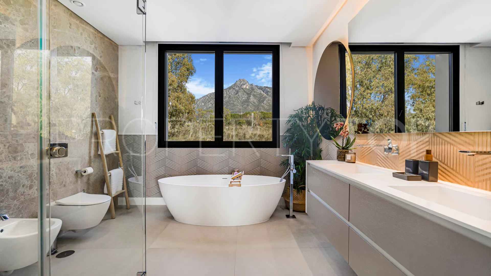 Villa con 6 dormitorios en venta en Golden Mile