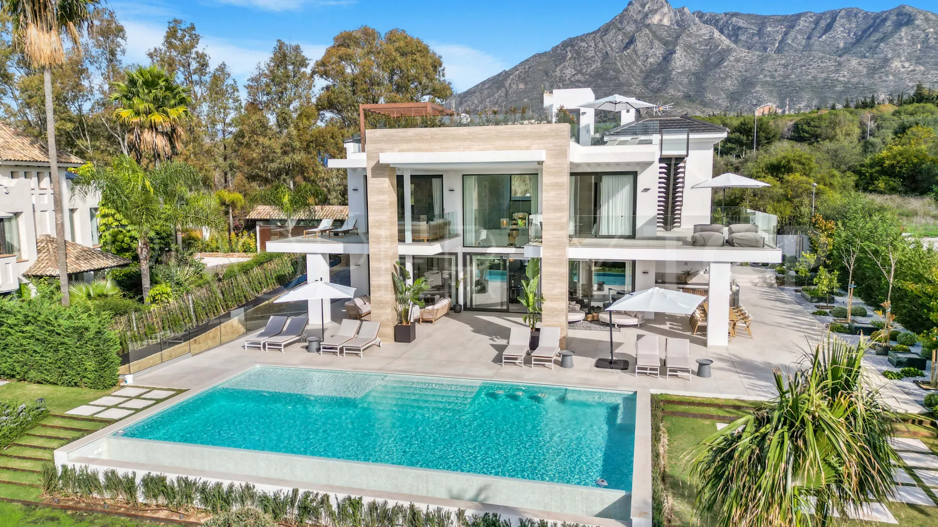 Villa con 6 dormitorios en venta en Golden Mile