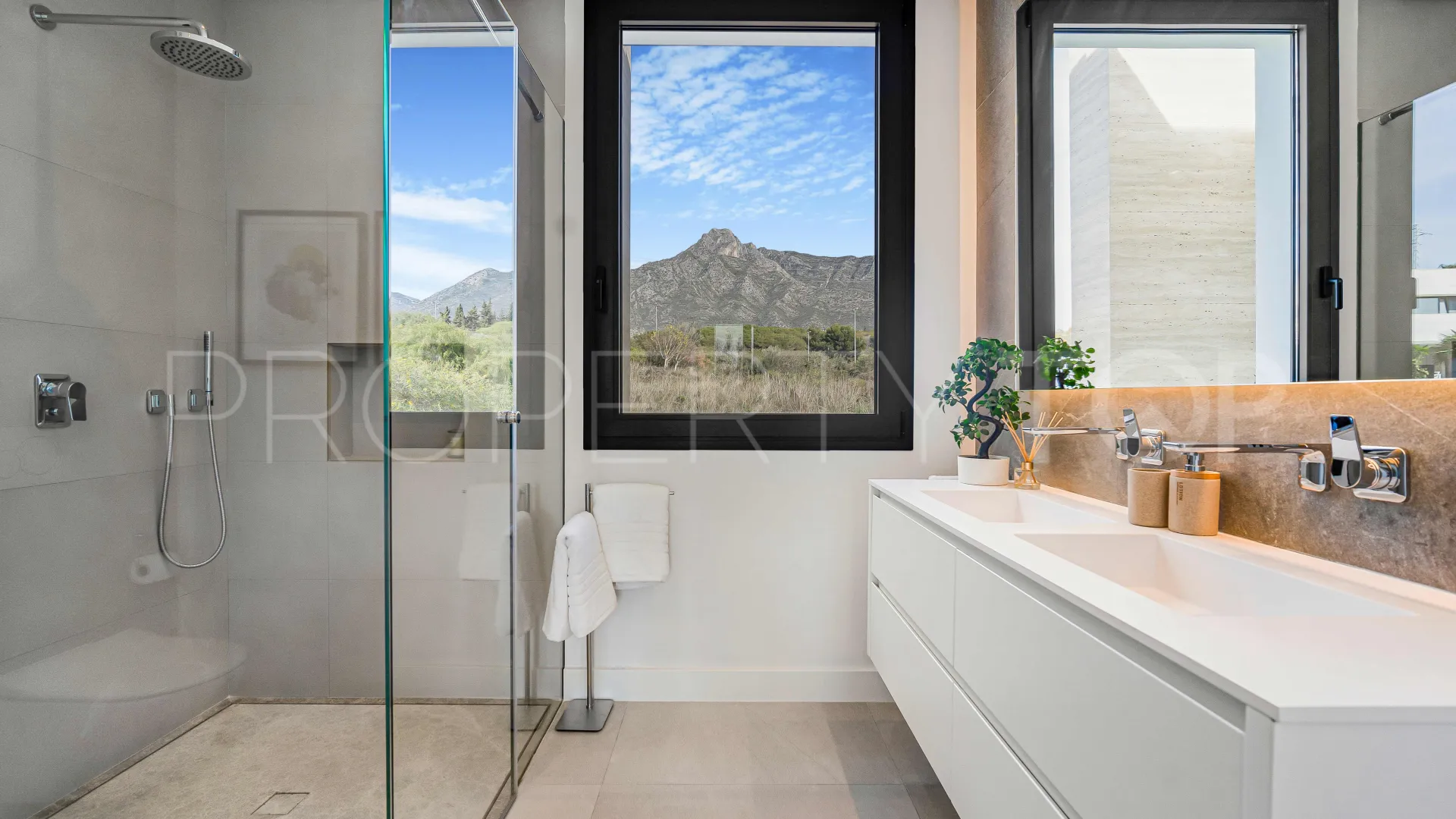 Villa con 6 dormitorios en venta en Golden Mile