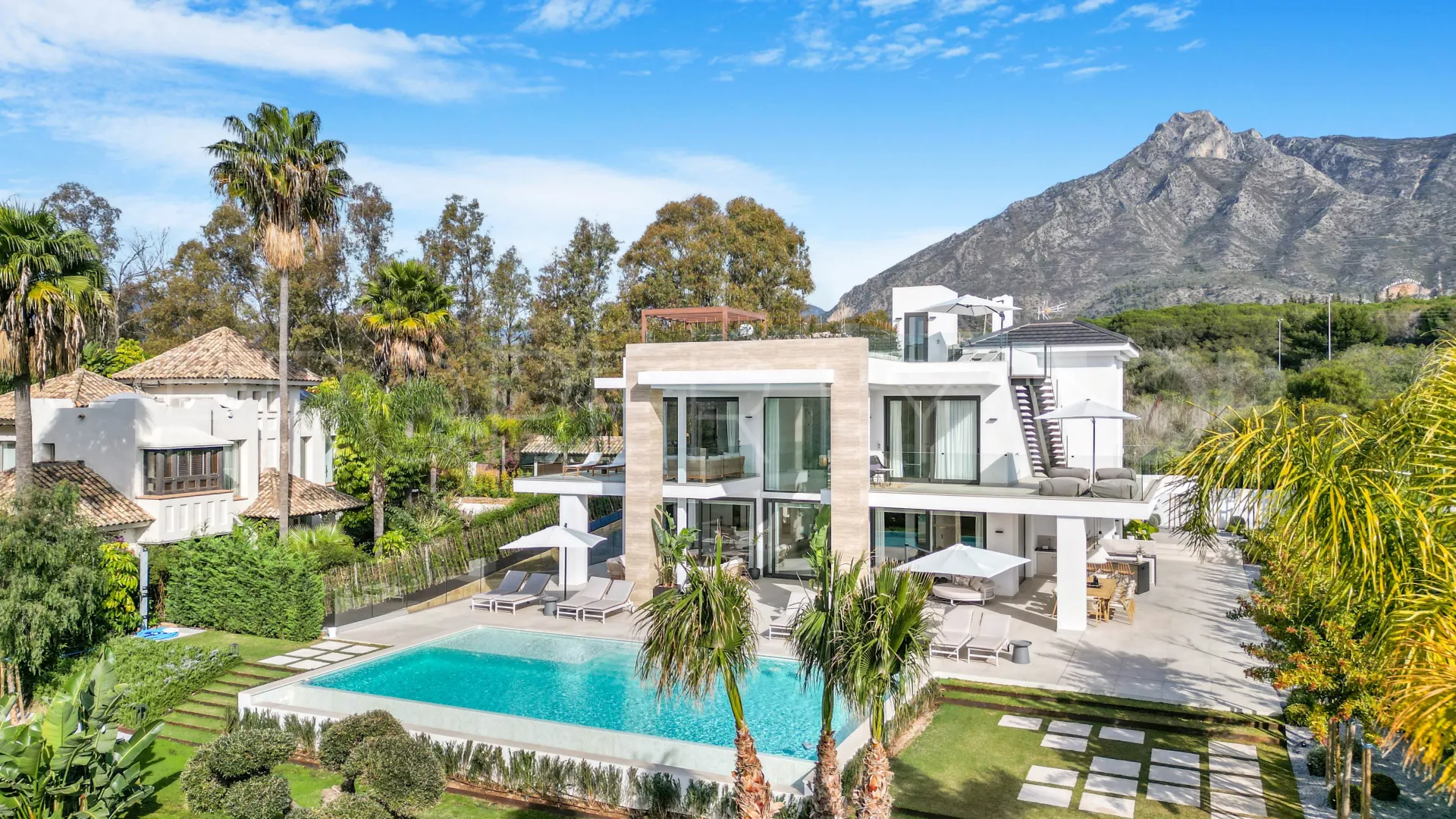 Villa con 6 dormitorios en venta en Golden Mile