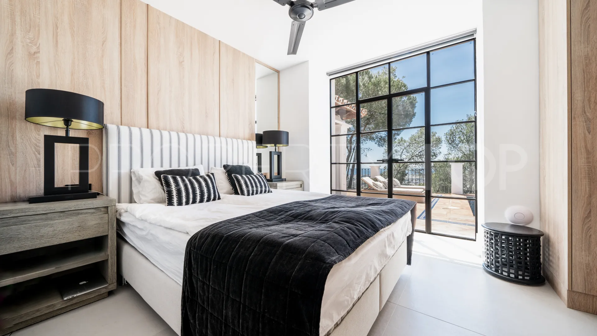 Villa for sale in El Madroñal with 4 bedrooms