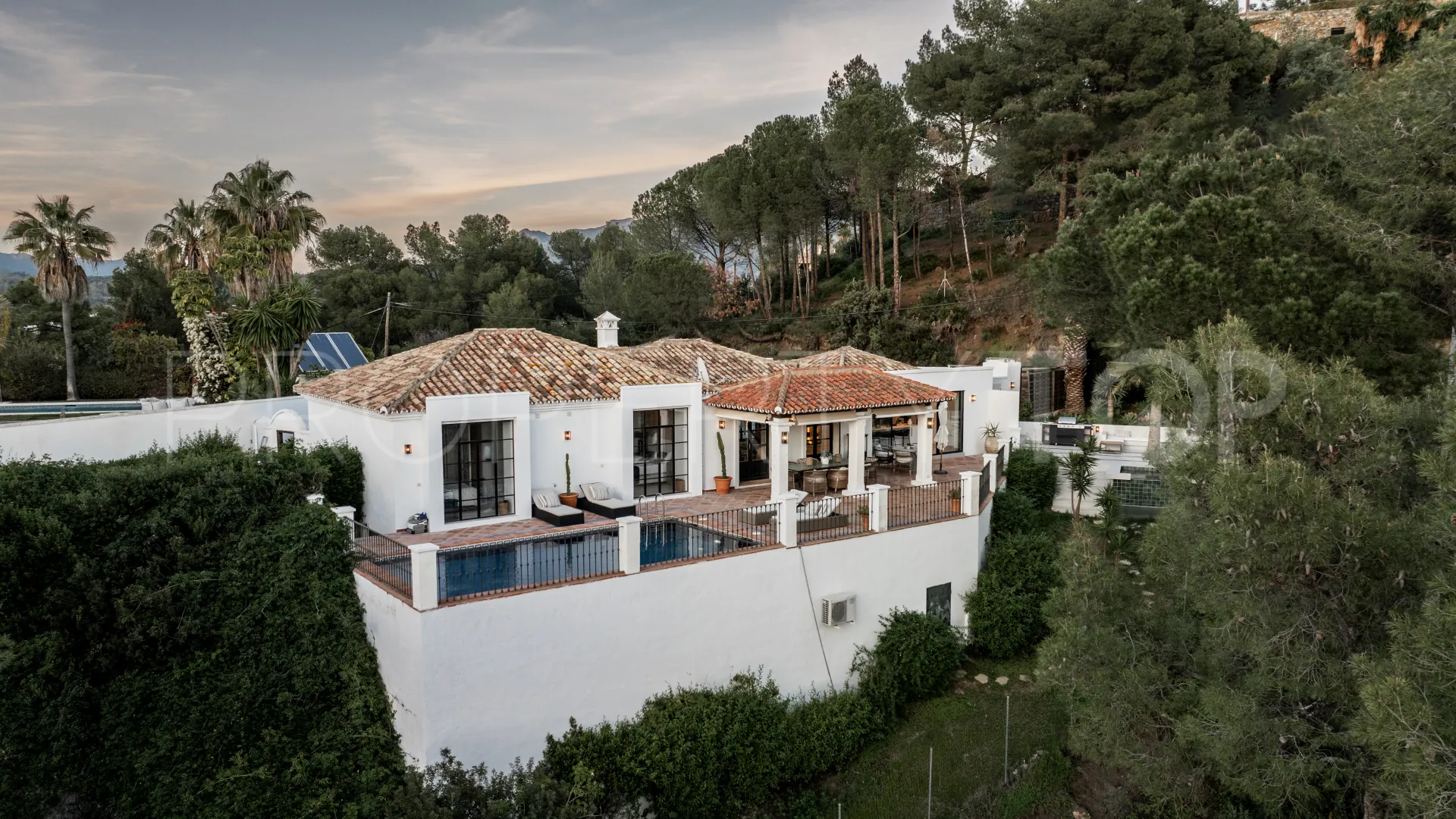 Villa for sale in El Madroñal with 4 bedrooms
