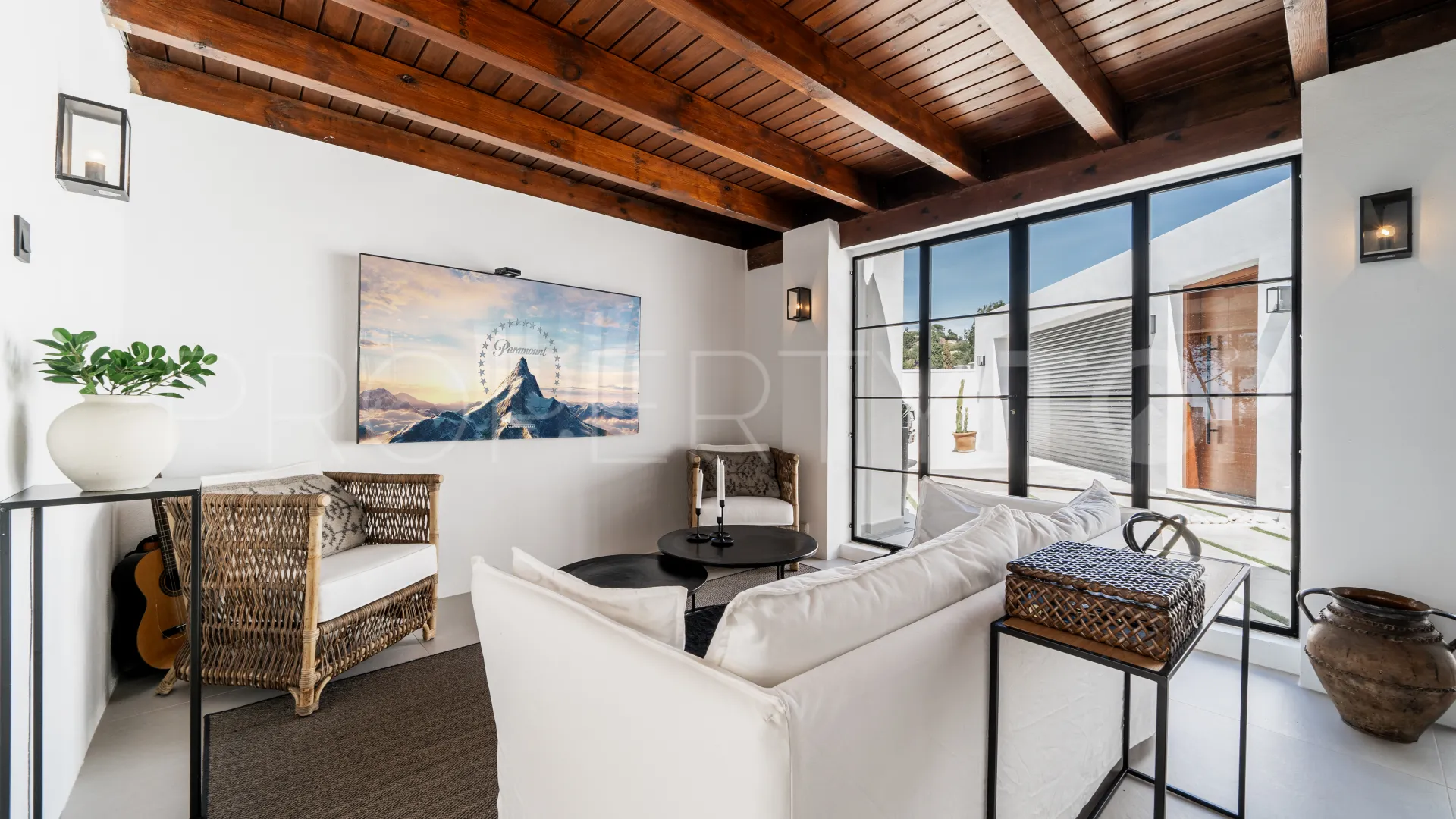 Villa for sale in El Madroñal with 4 bedrooms