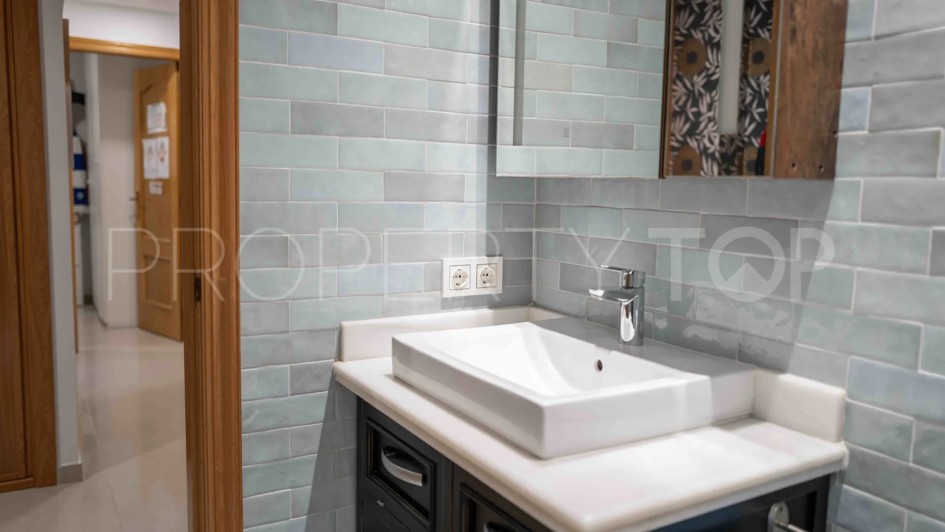 Apartamento en venta en Sabinillas con 3 dormitorios