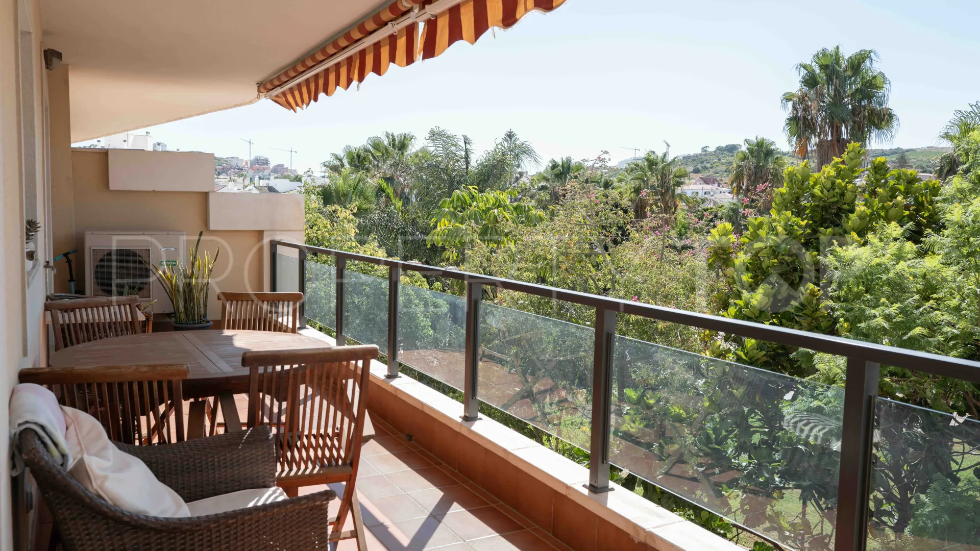 Apartamento en venta en Sabinillas con 3 dormitorios
