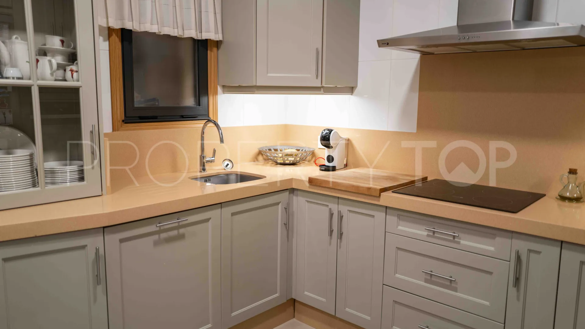 Apartamento en venta en Sabinillas con 3 dormitorios