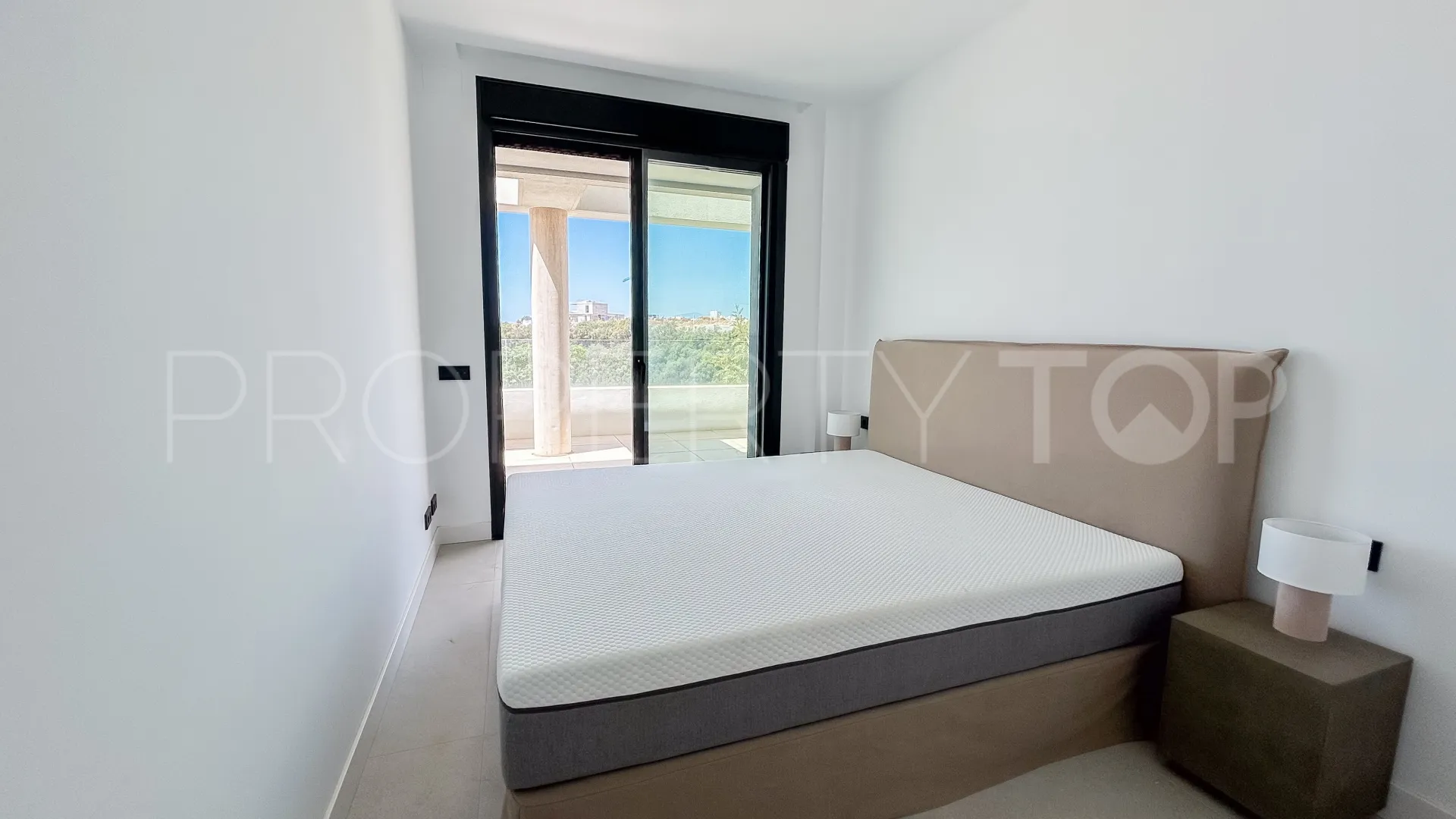 2 bedrooms apartment in Marbella for sale