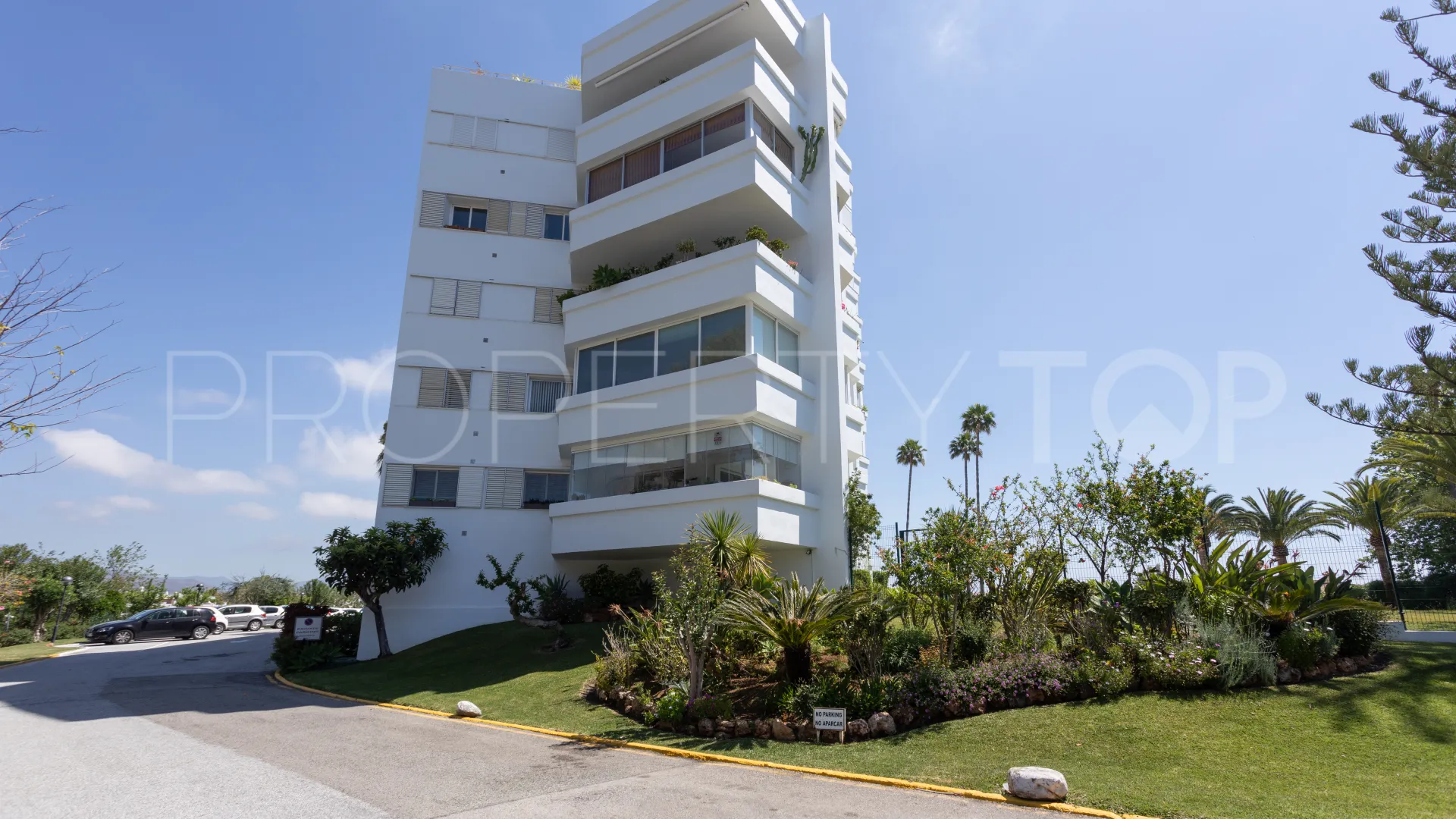 Buy Guadalmina Alta apartment