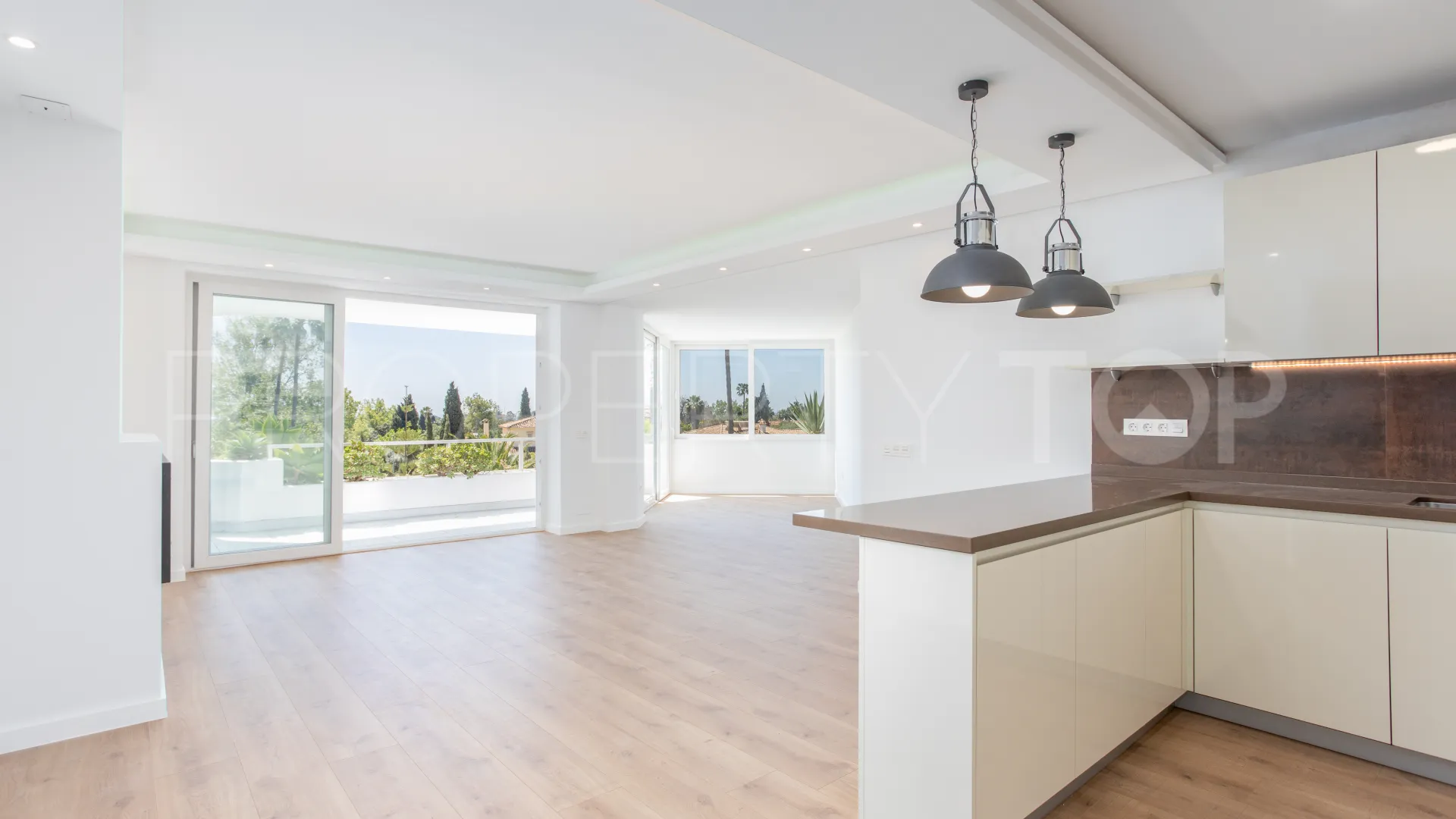 Buy Guadalmina Alta apartment