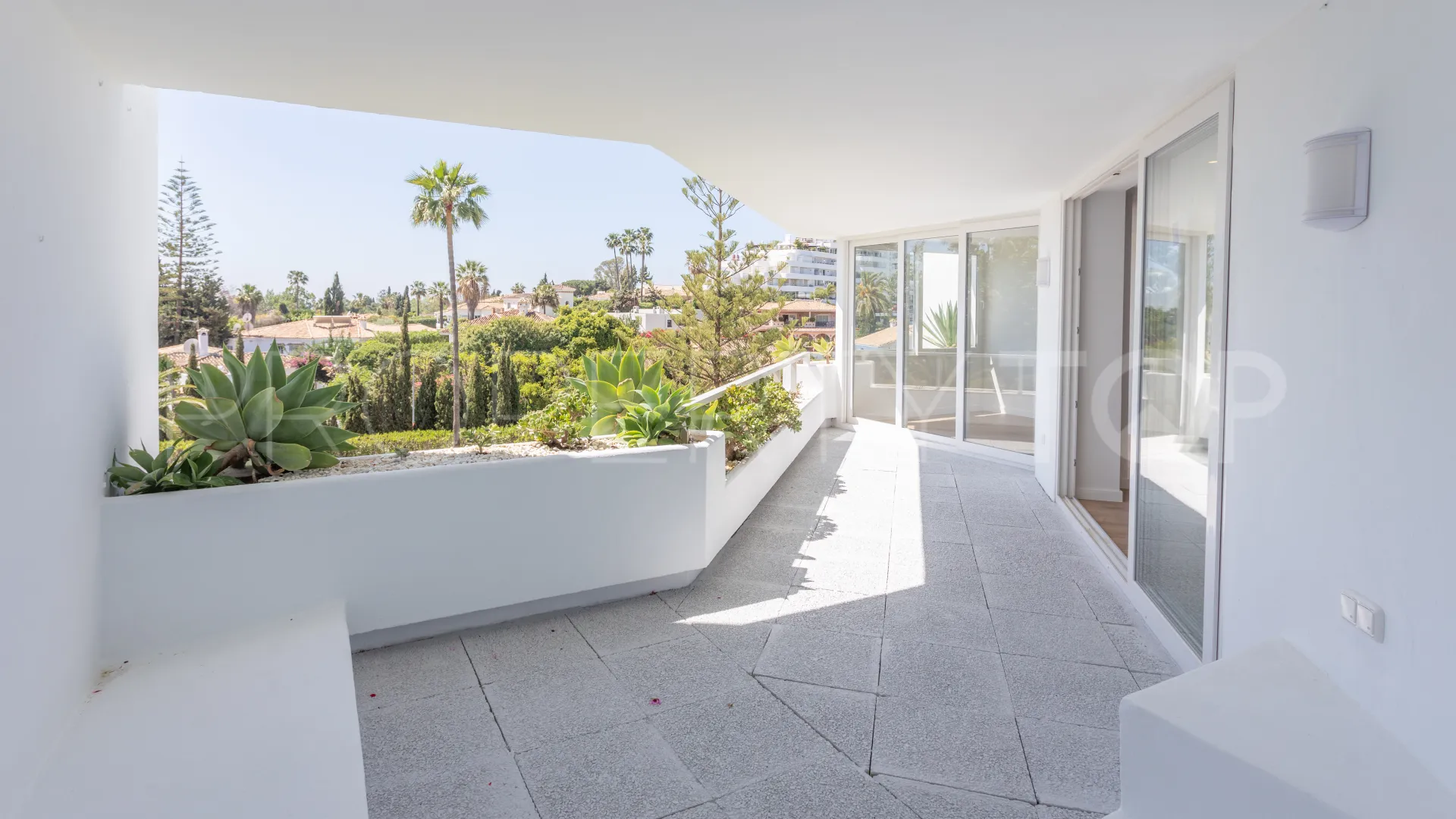 Buy Guadalmina Alta apartment