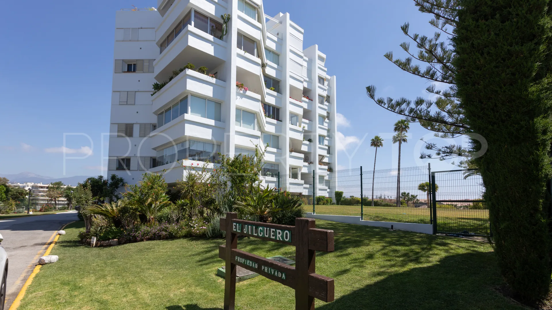 Buy Guadalmina Alta apartment