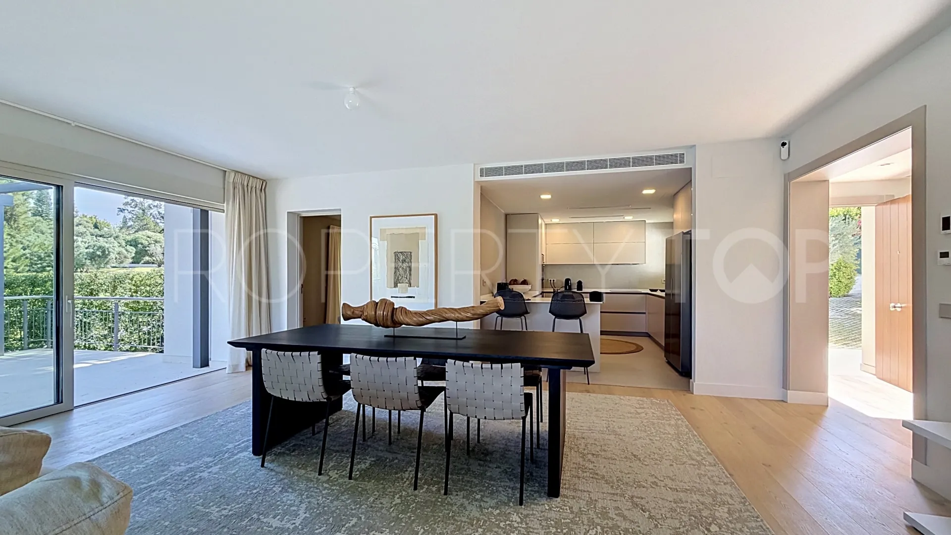 Comprar villa con 4 dormitorios en Guadalmina Alta
