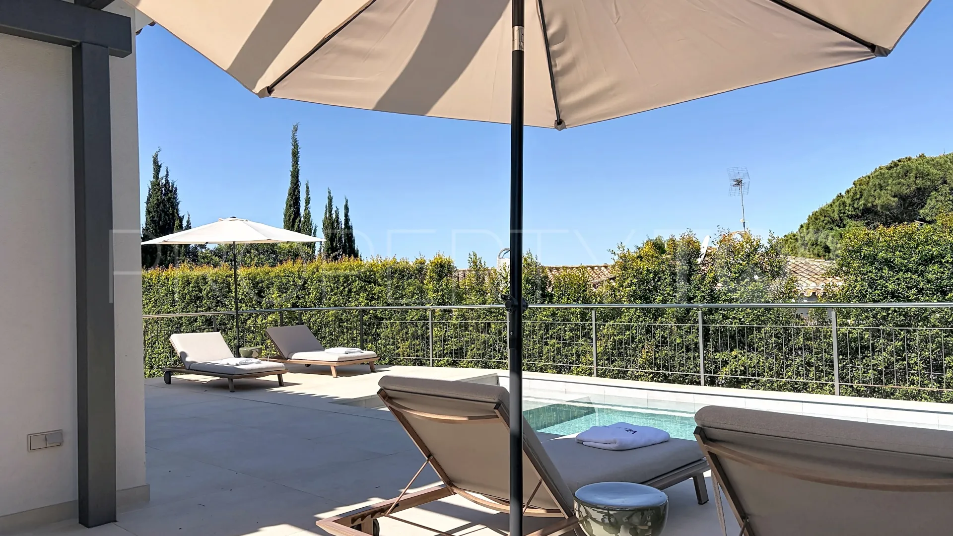 Comprar villa con 4 dormitorios en Guadalmina Alta