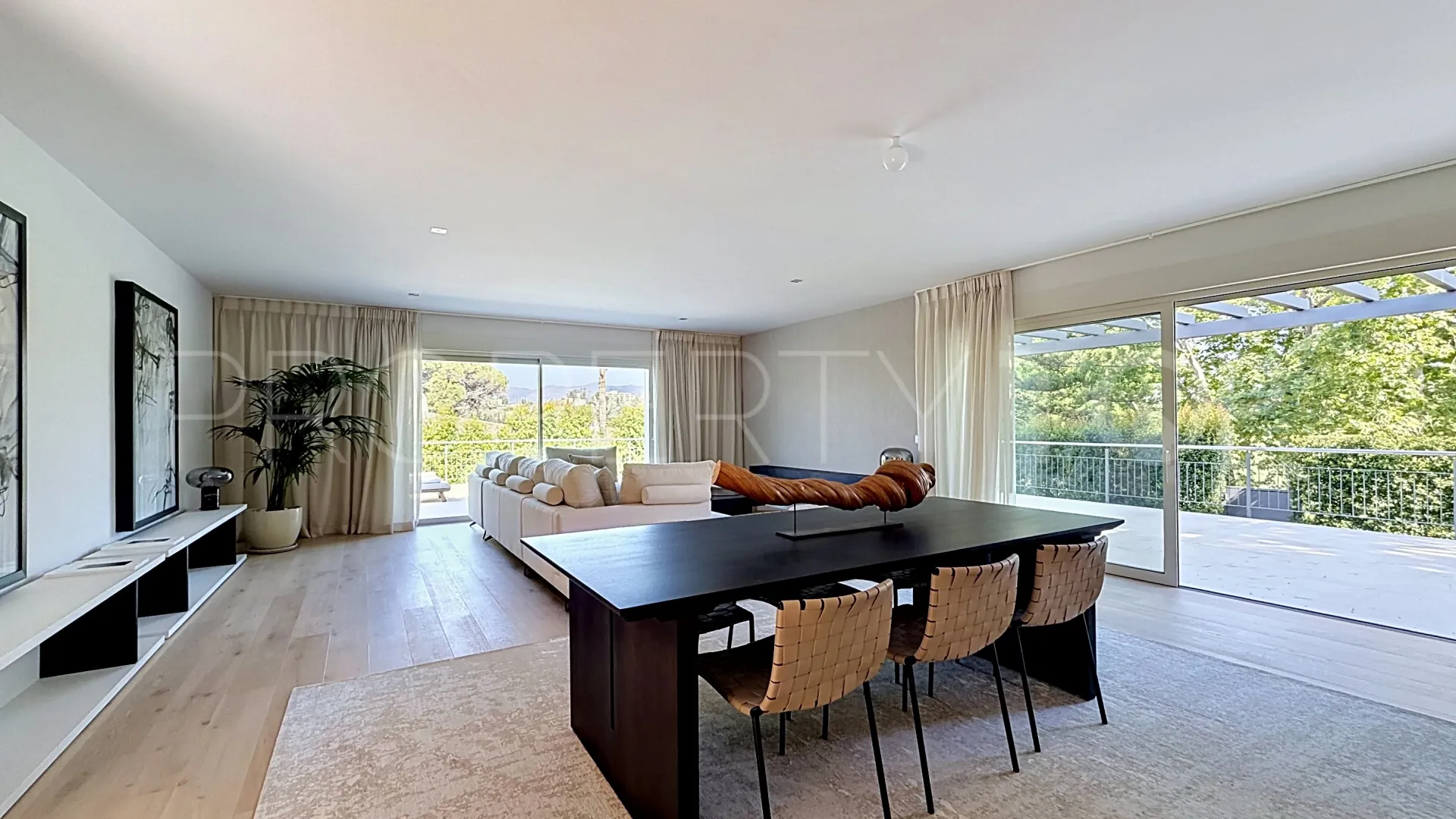 Comprar villa con 4 dormitorios en Guadalmina Alta