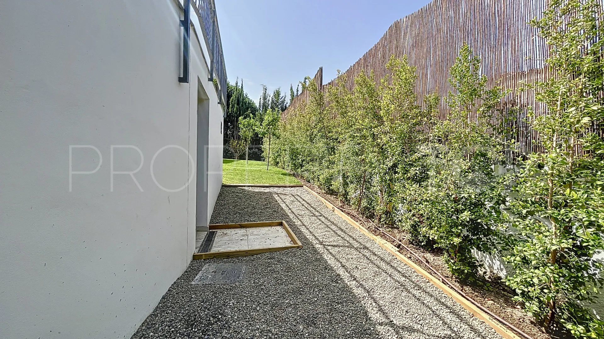 Comprar villa con 4 dormitorios en Guadalmina Alta