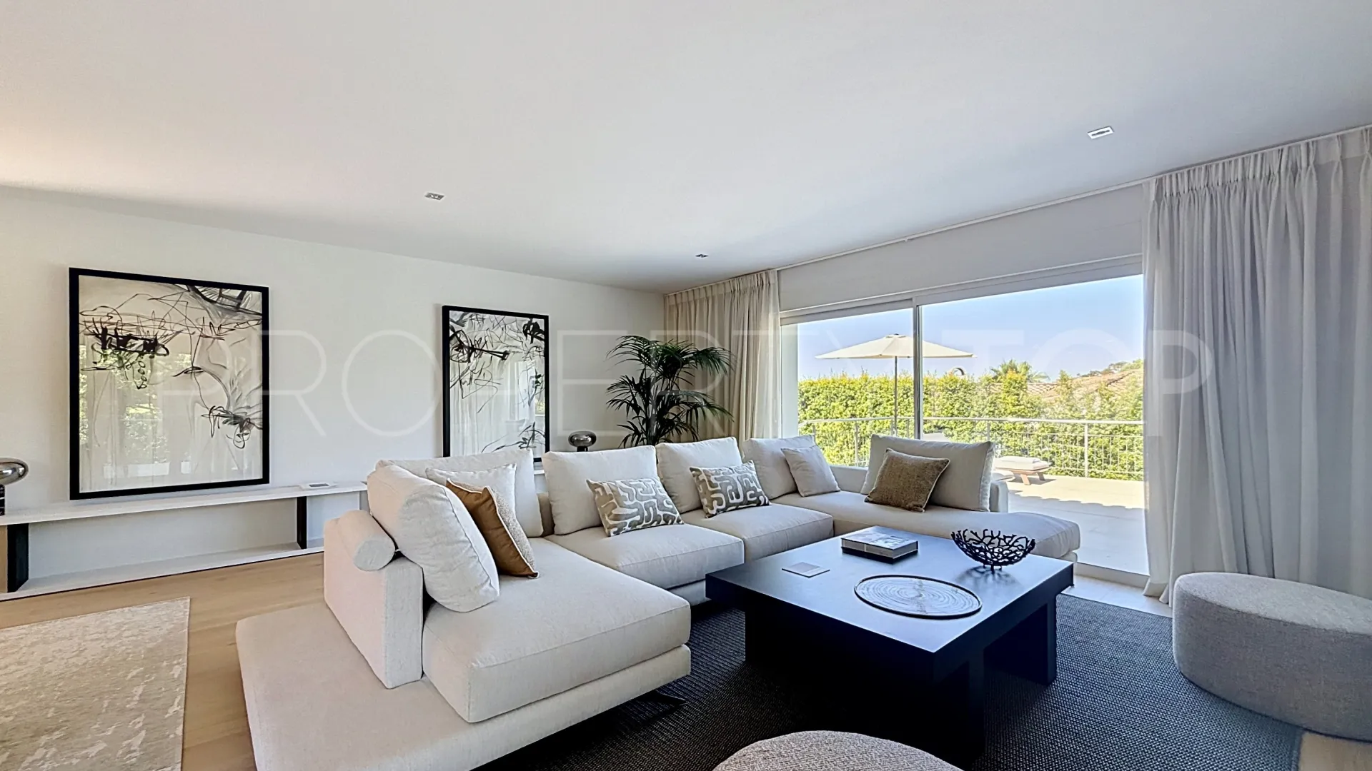 Comprar villa con 4 dormitorios en Guadalmina Alta