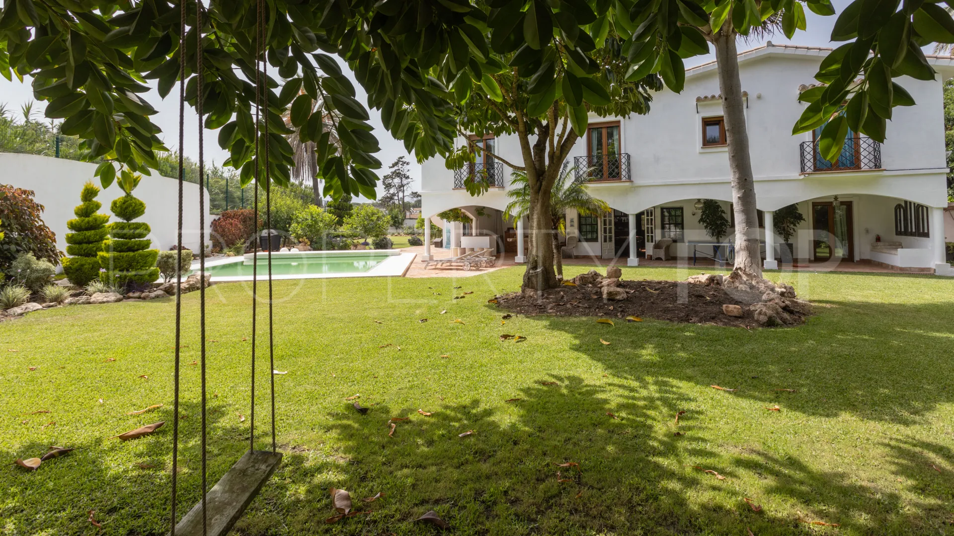 For sale Guadalmina Baja villa with 4 bedrooms