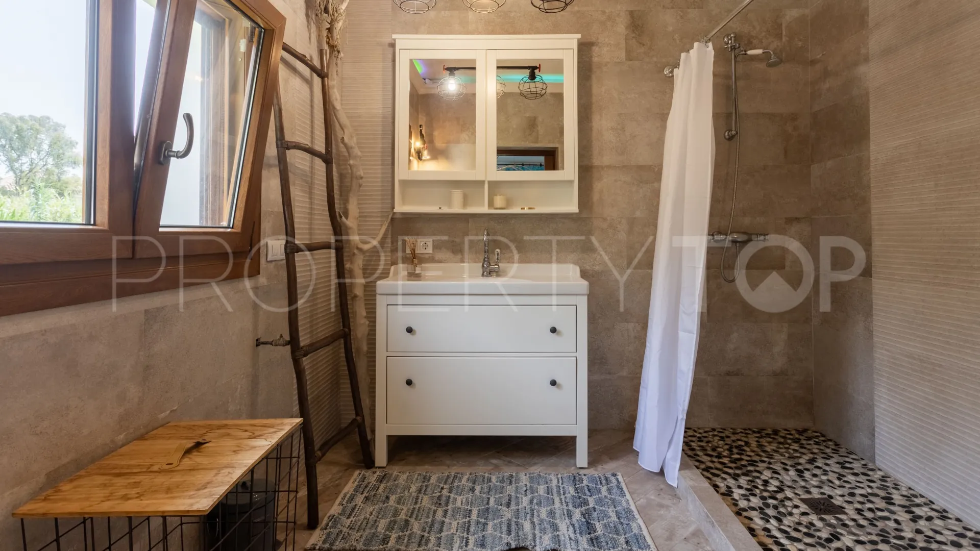 For sale Guadalmina Baja villa with 4 bedrooms