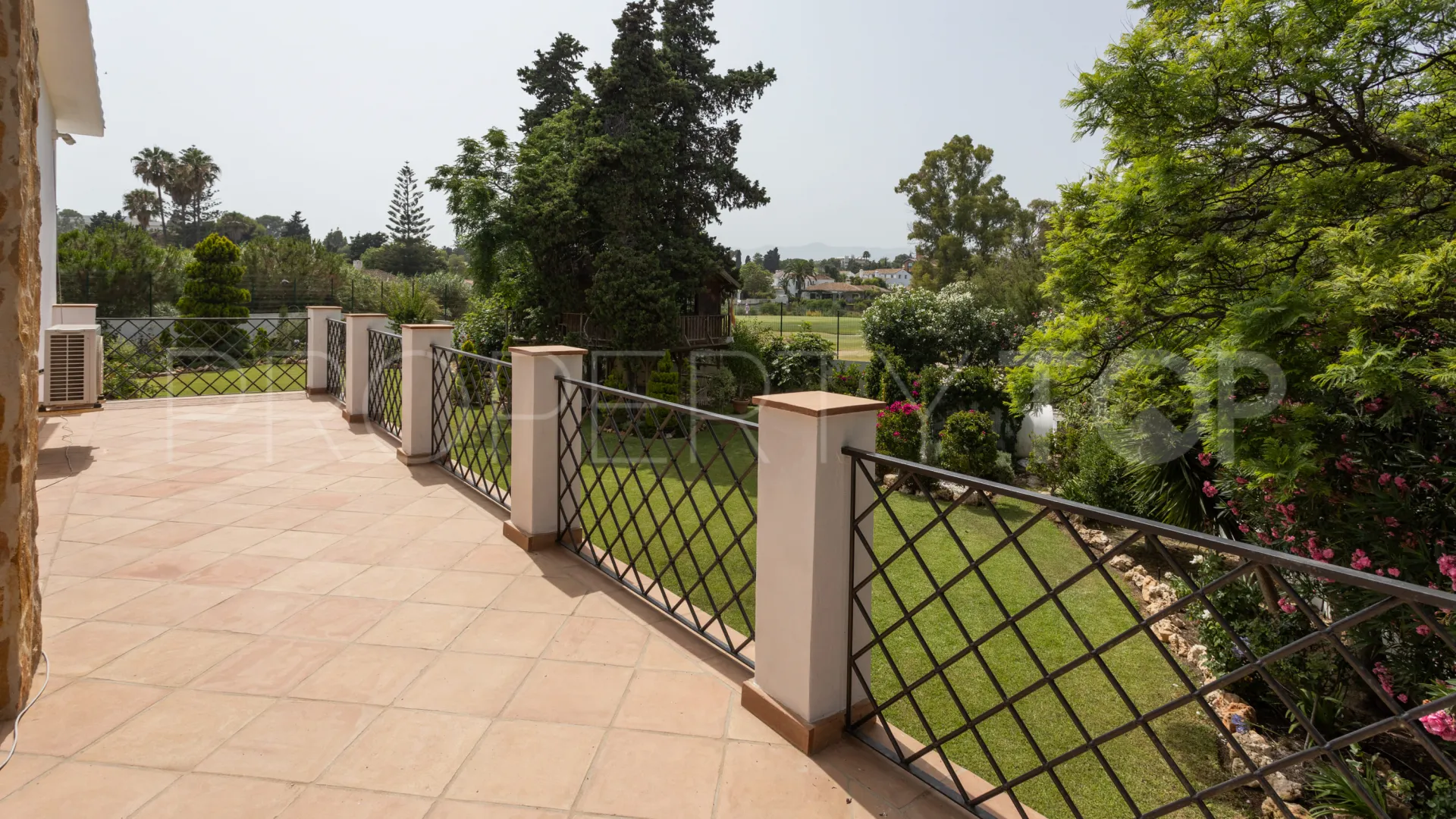 For sale Guadalmina Baja villa with 4 bedrooms