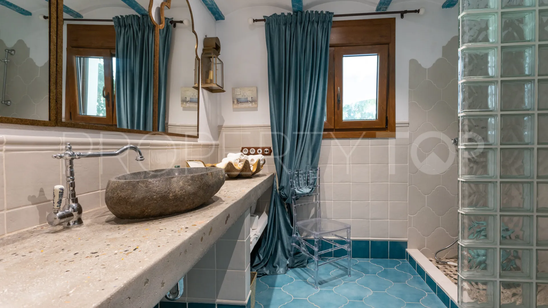 For sale Guadalmina Baja villa with 4 bedrooms
