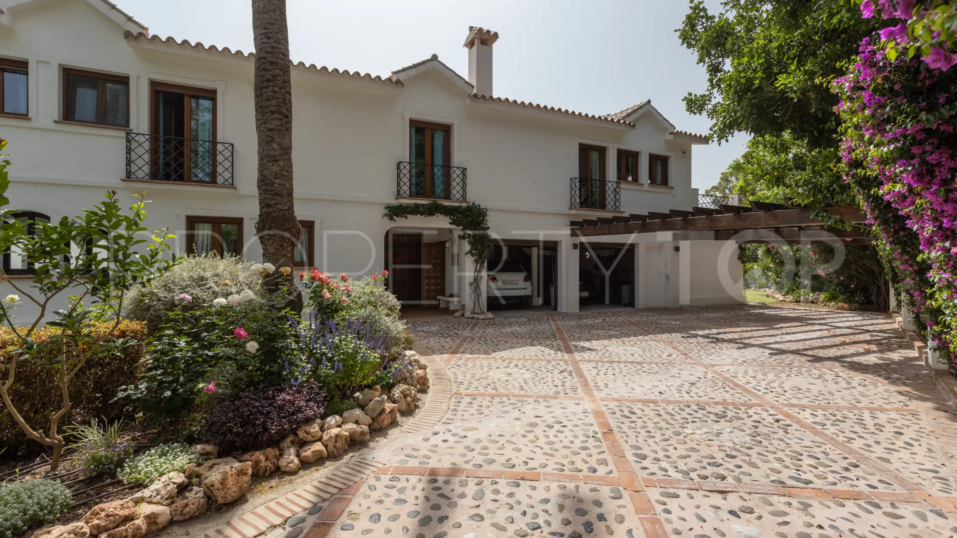 For sale Guadalmina Baja villa with 4 bedrooms