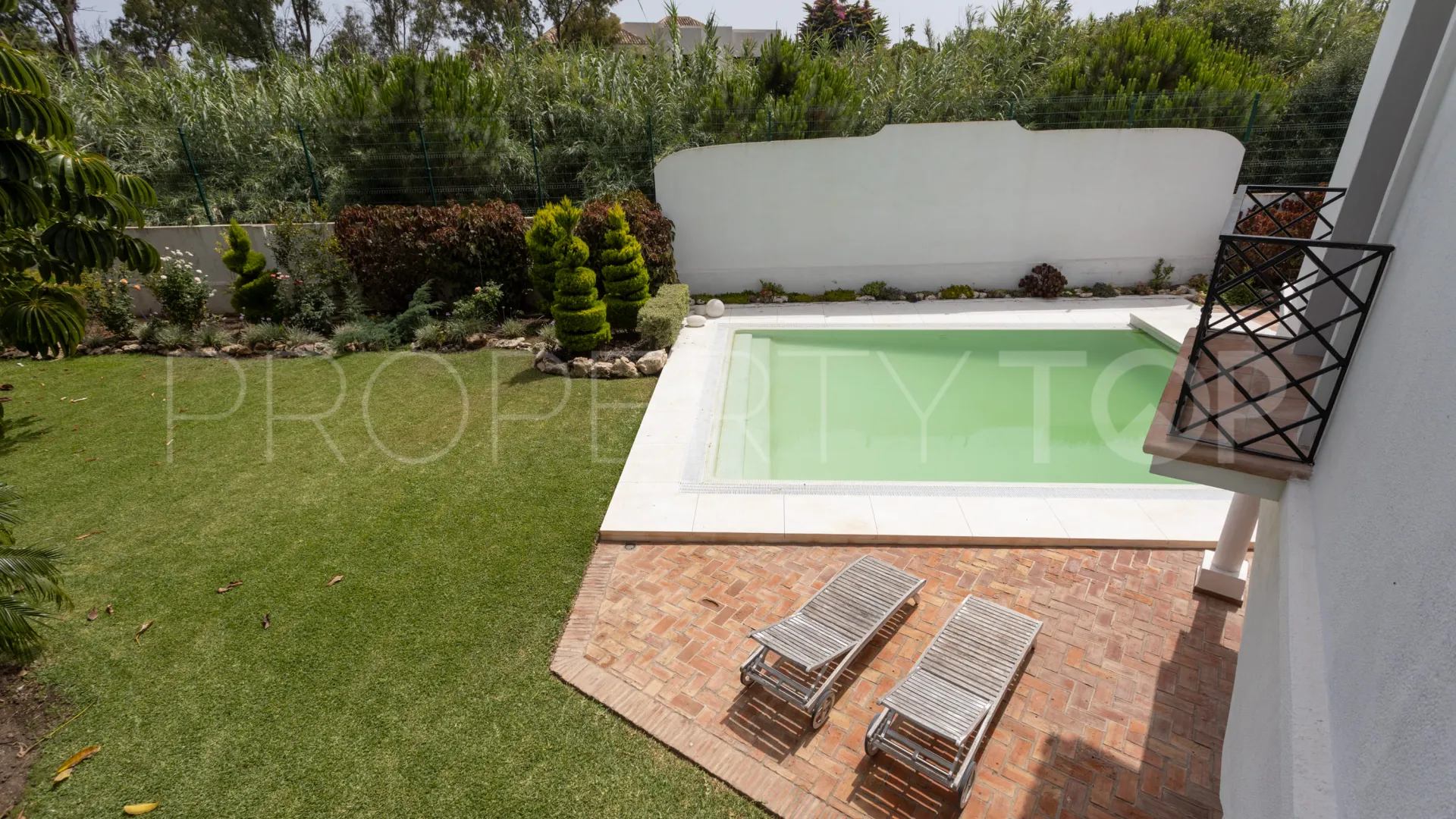 For sale Guadalmina Baja villa with 4 bedrooms