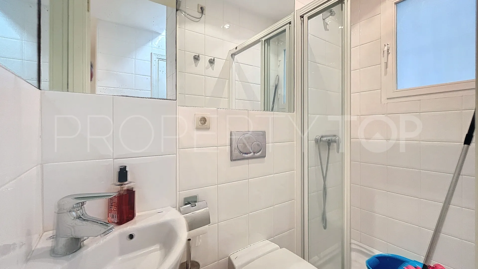 For sale apartment in Guadalmina Baja