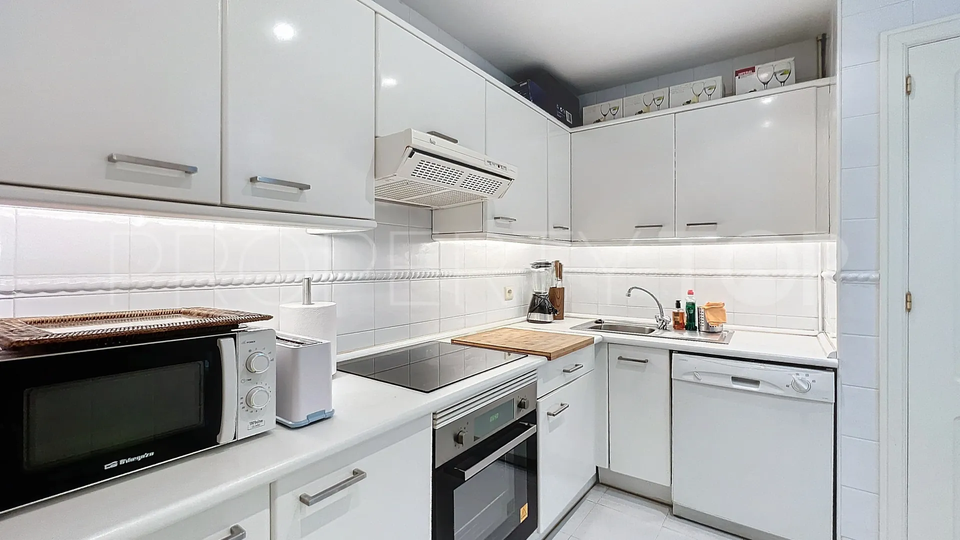 For sale apartment in Guadalmina Baja