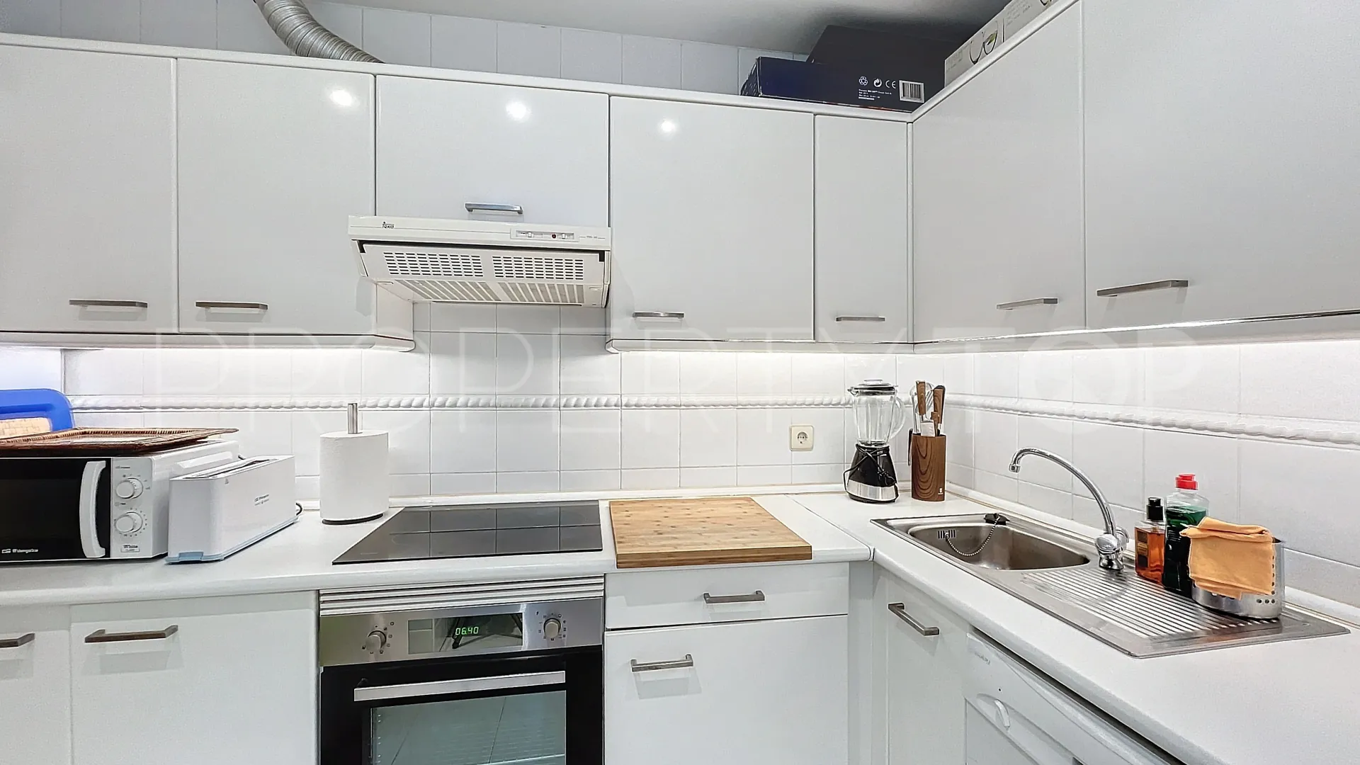 For sale apartment in Guadalmina Baja