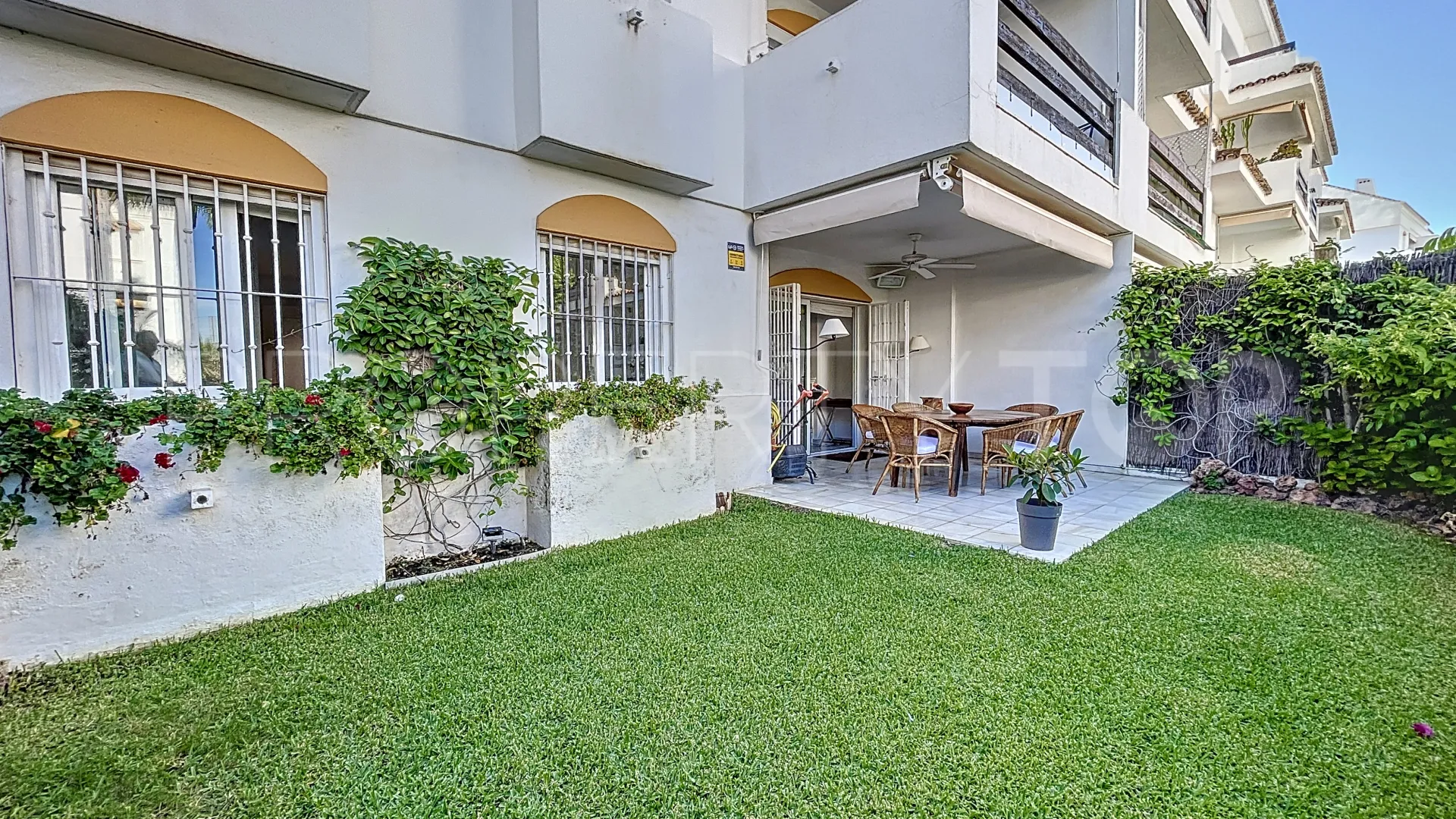 For sale apartment in Guadalmina Baja