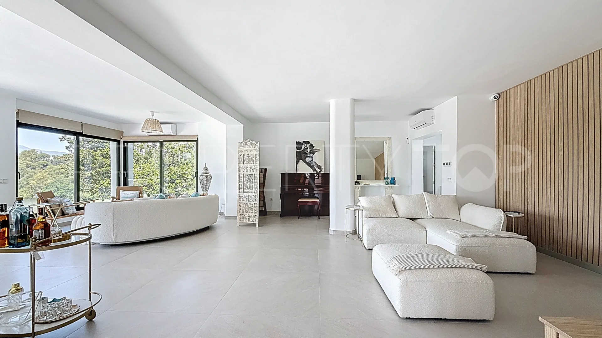 Villa for sale in Guadalmina Alta with 4 bedrooms
