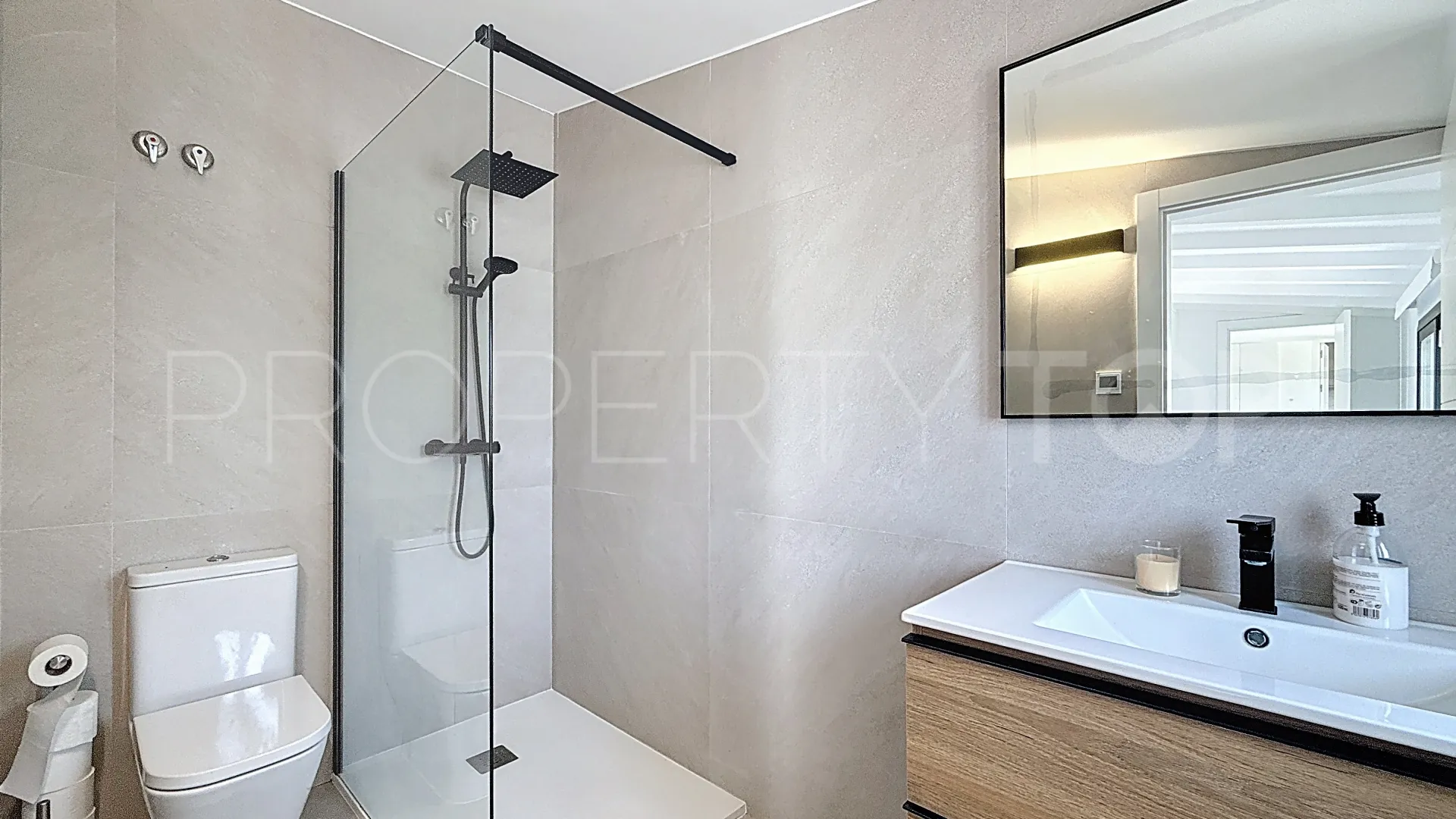 Villa for sale in Guadalmina Alta with 4 bedrooms