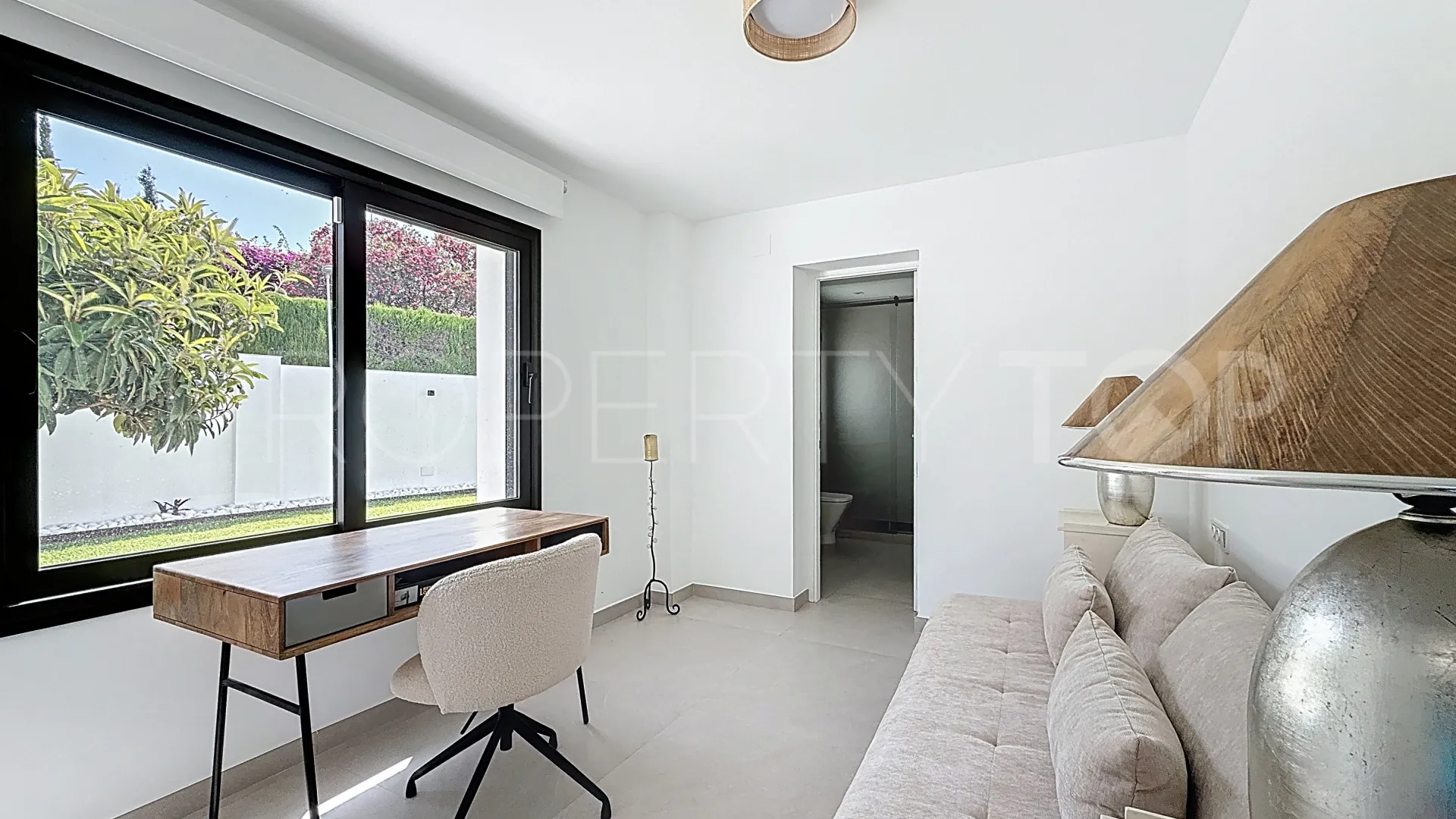 Villa for sale in Guadalmina Alta with 4 bedrooms