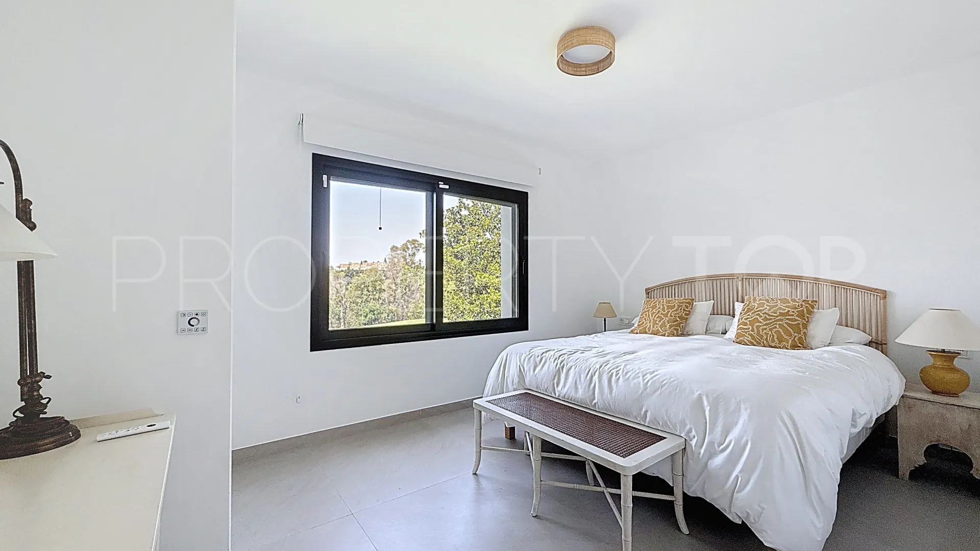 Villa for sale in Guadalmina Alta with 4 bedrooms