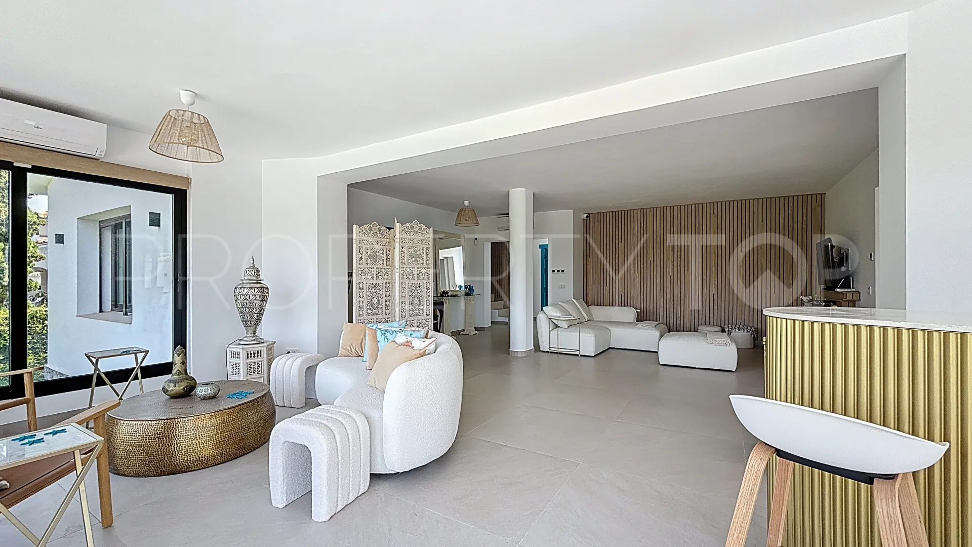 Villa for sale in Guadalmina Alta with 4 bedrooms