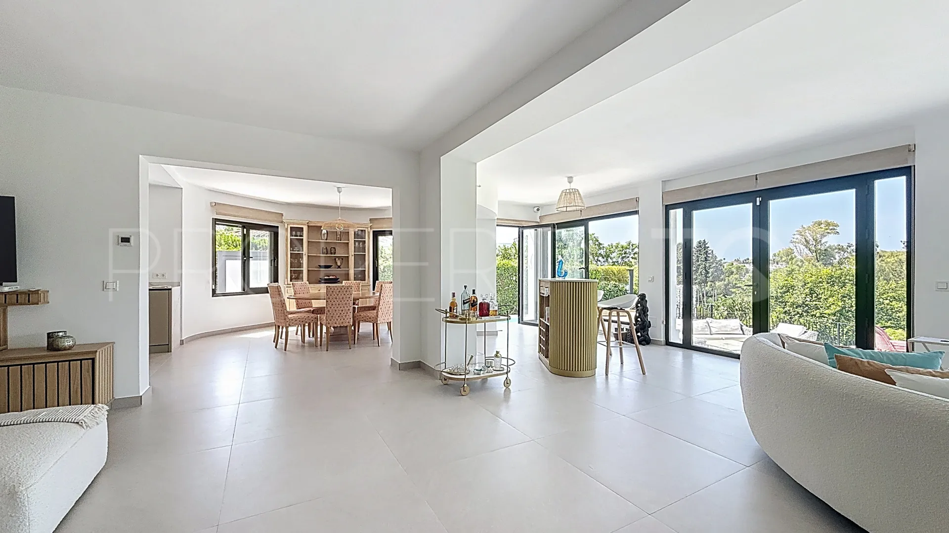 Villa for sale in Guadalmina Alta with 4 bedrooms