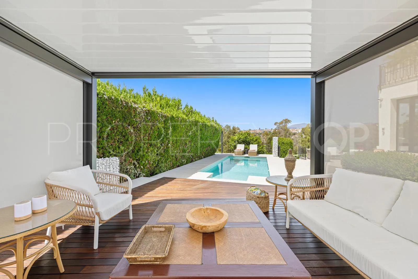 Villa for sale in Guadalmina Alta with 4 bedrooms