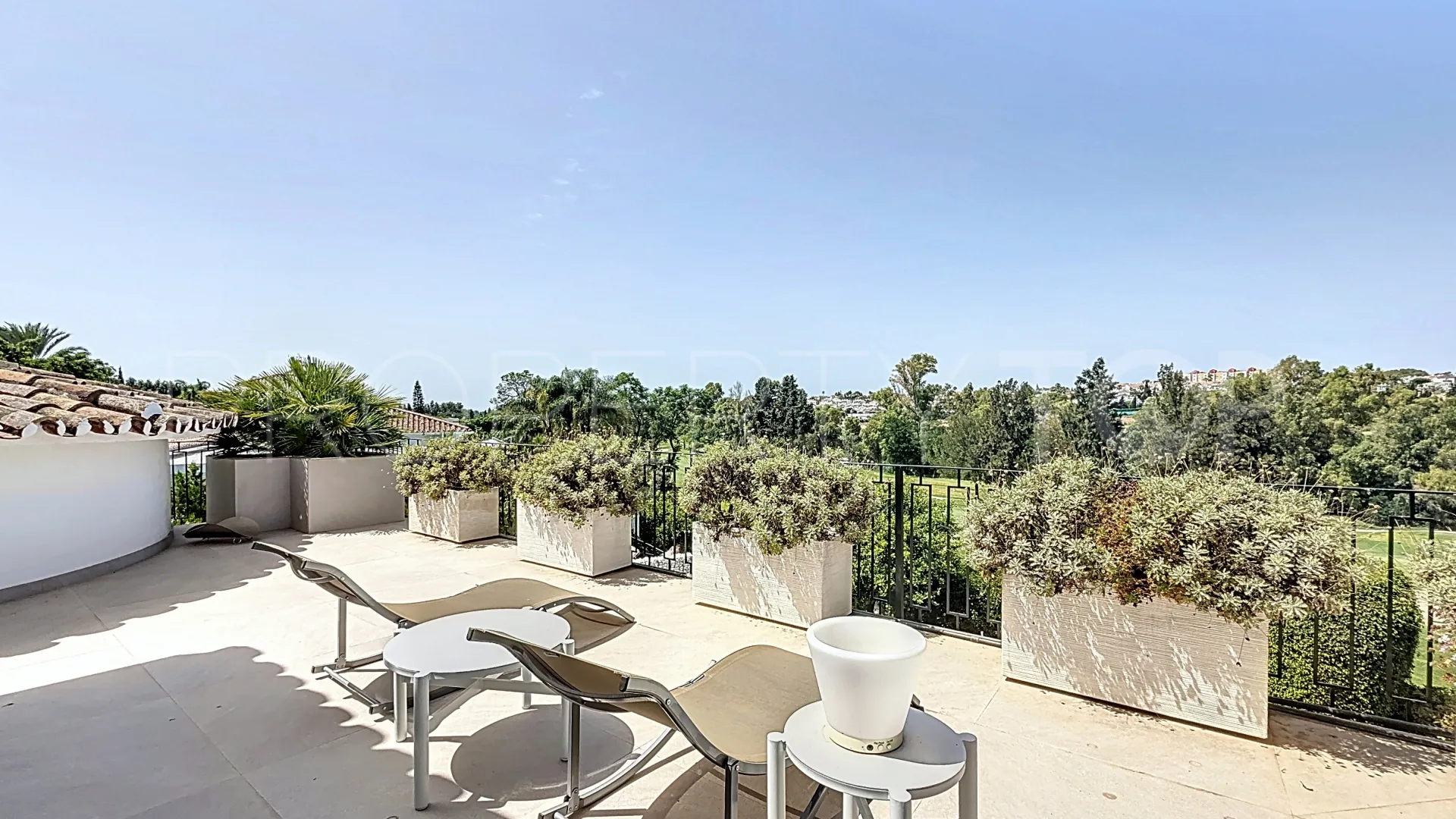 Villa for sale in Guadalmina Alta with 4 bedrooms
